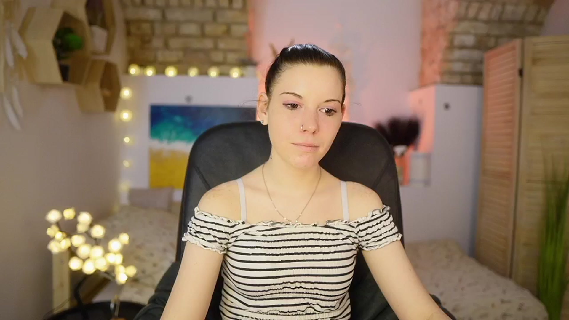 Gallery image thumbnail from April_Ollsen's myfreecams stream on, 03/05/2025, 11:15 image 5 of 20