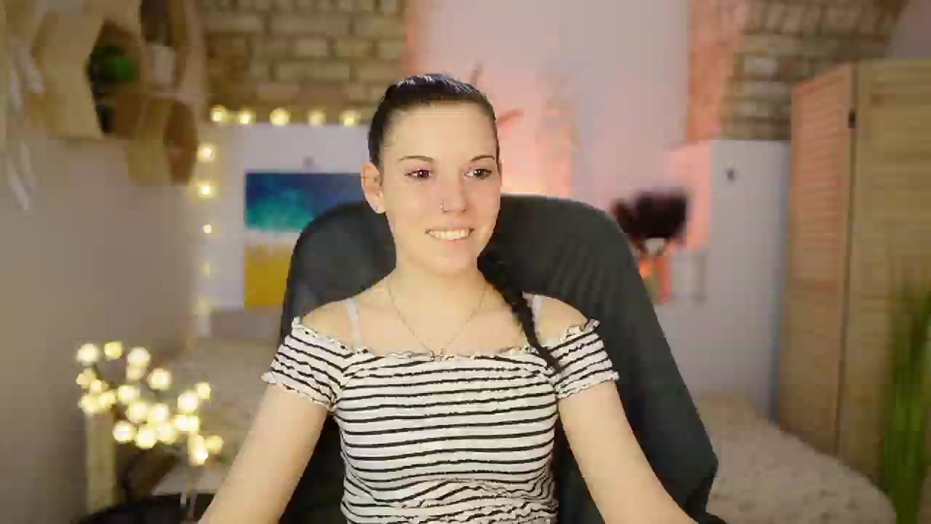 Gallery image thumbnail from April_Ollsen's myfreecams stream on, 03/05/2025, 11:51 image 1 of 20