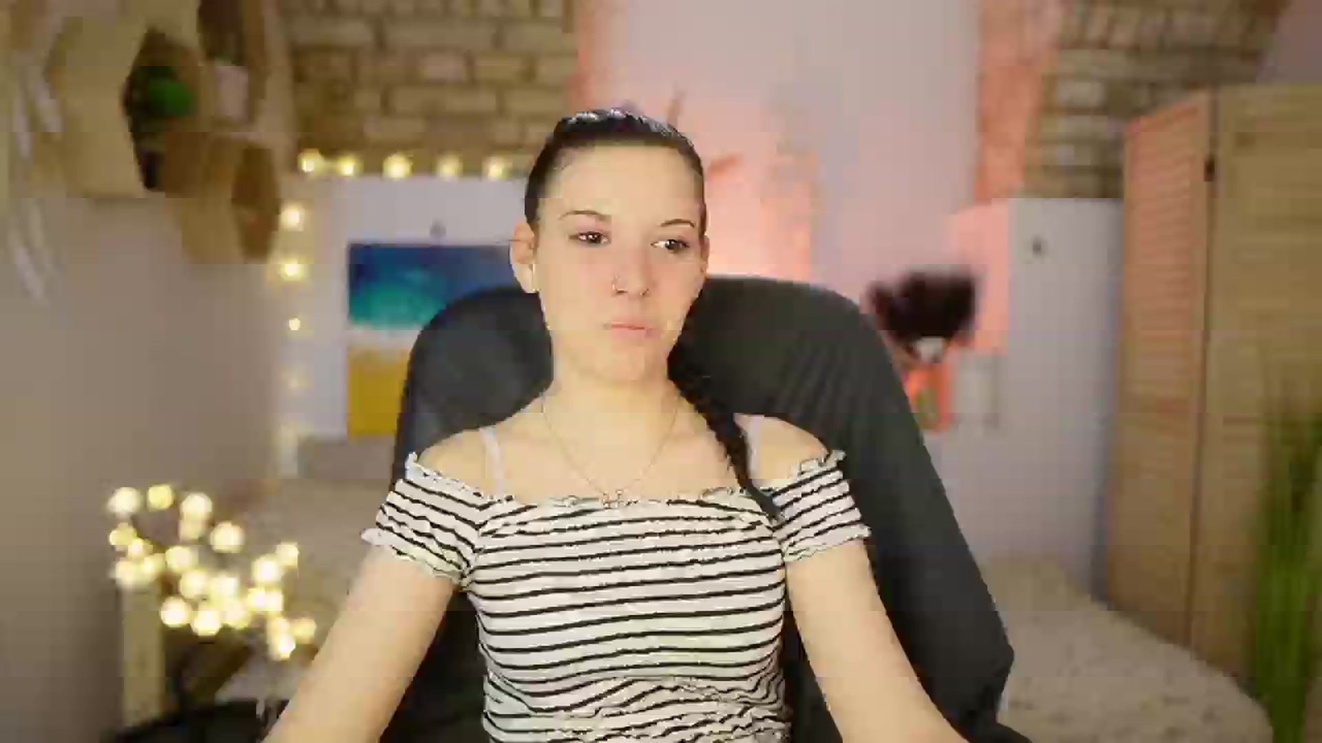 Gallery image thumbnail from April_Ollsen's myfreecams stream on, 03/05/2025, 11:51 image 2 of 20