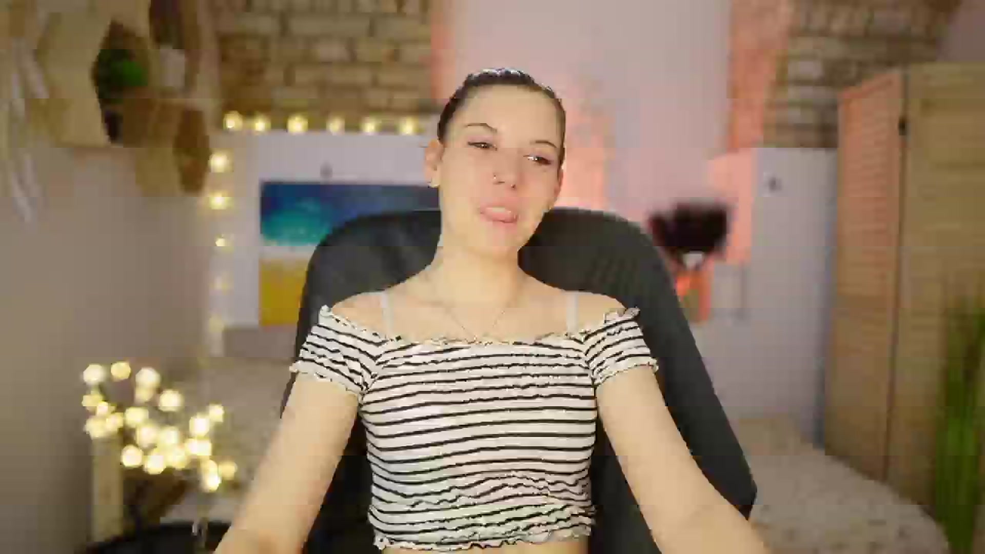 Gallery image thumbnail from April_Ollsen's myfreecams stream on, 03/05/2025, 11:51 image 7 of 20