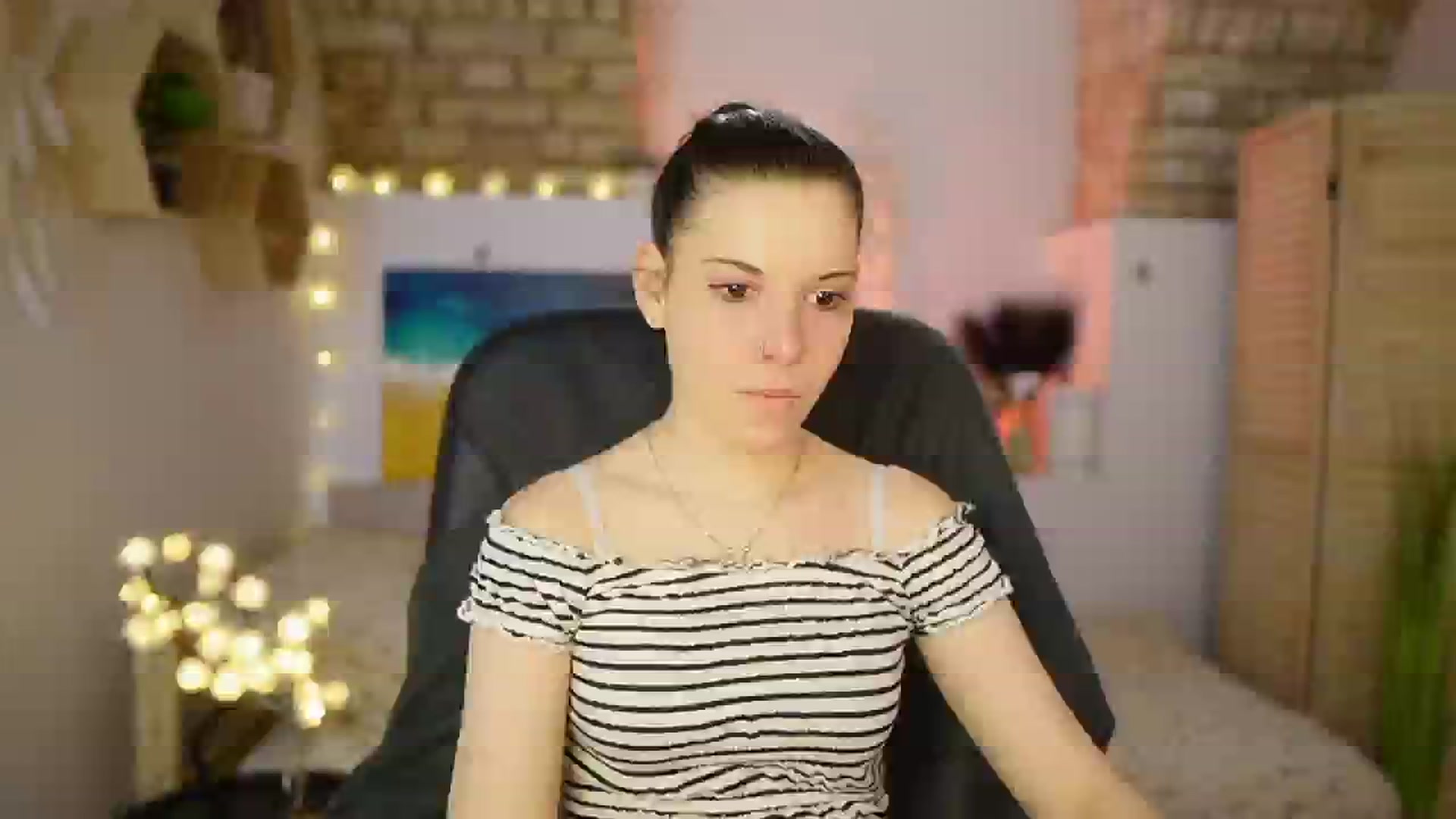 Gallery image thumbnail from April_Ollsen's myfreecams stream on, 03/05/2025, 11:51 image 5 of 20