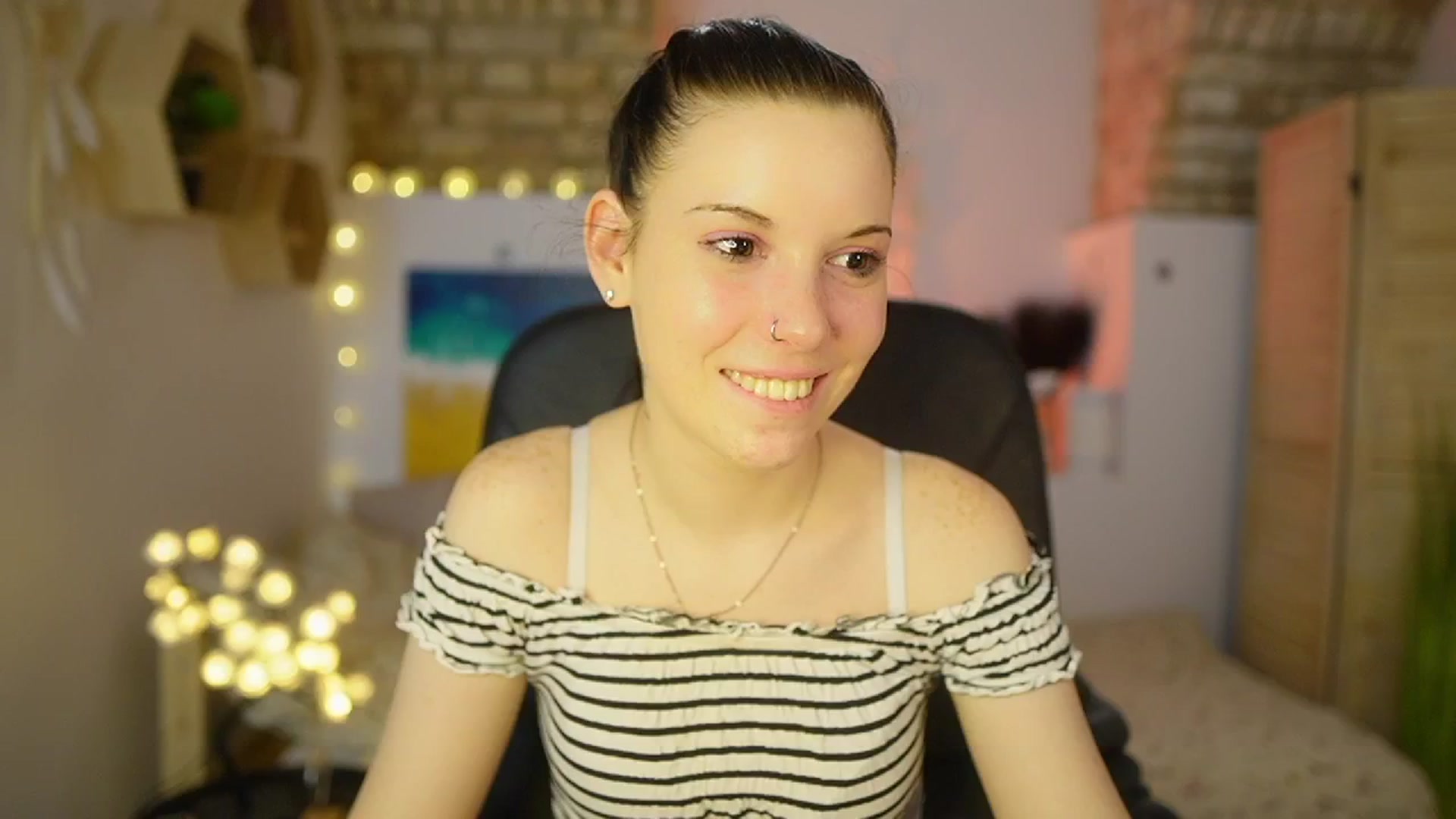 Gallery image thumbnail from April_Ollsen's myfreecams stream on, 03/05/2025, 13:48 image 6 of 20