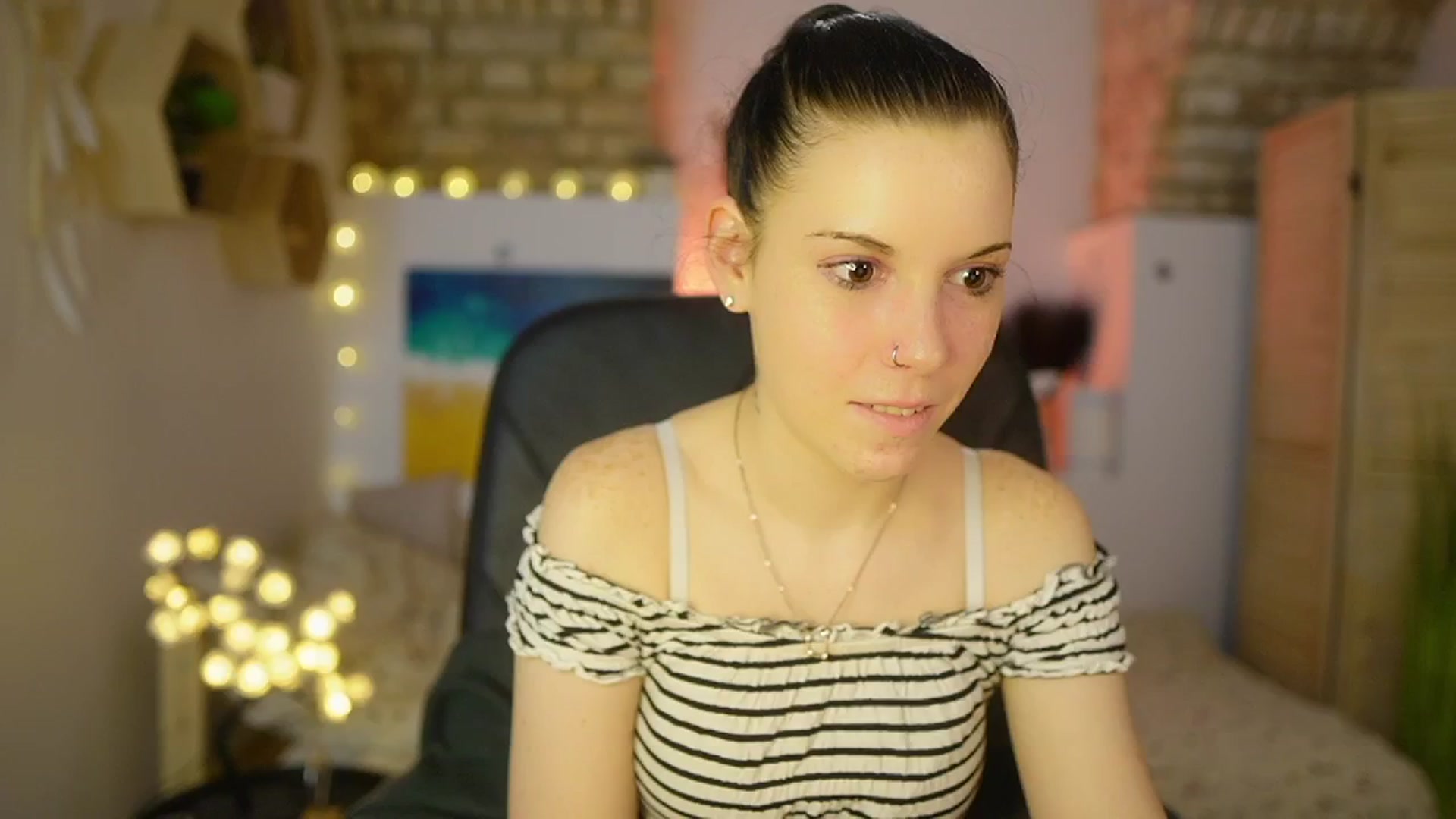 Gallery image thumbnail from April_Ollsen's myfreecams stream on, 03/05/2025, 13:48 image 17 of 20