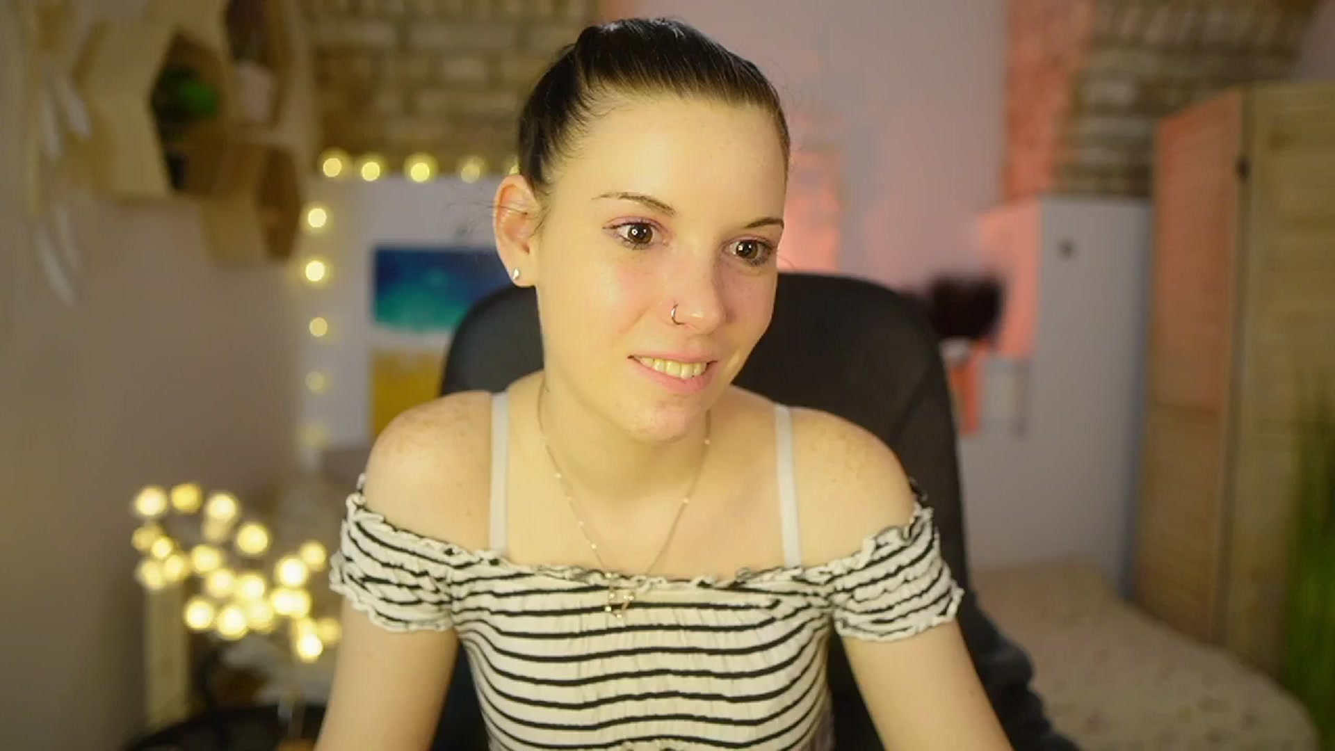 Gallery image thumbnail from April_Ollsen's myfreecams stream on, 03/05/2025, 13:48 image 15 of 20