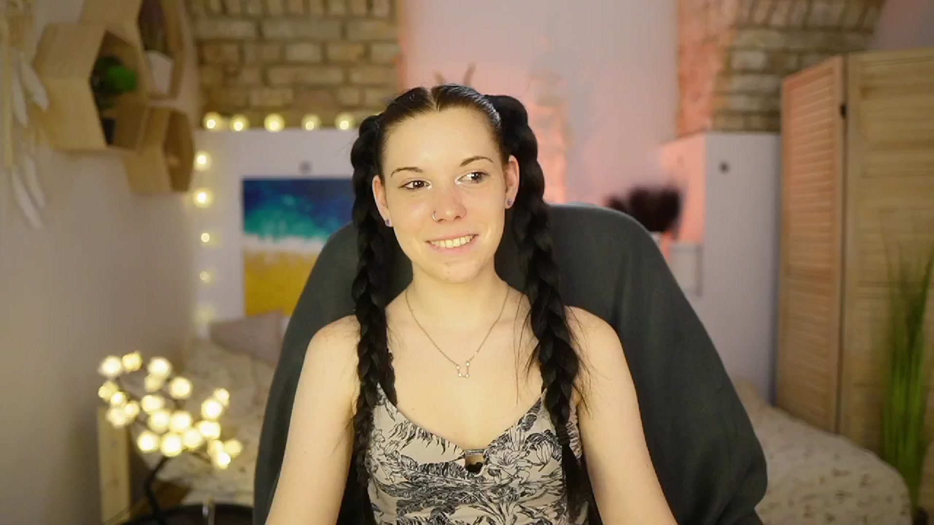 Gallery image thumbnail from April_Ollsen's myfreecams stream on, 03/06/2025, 12:27 image 16 of 20