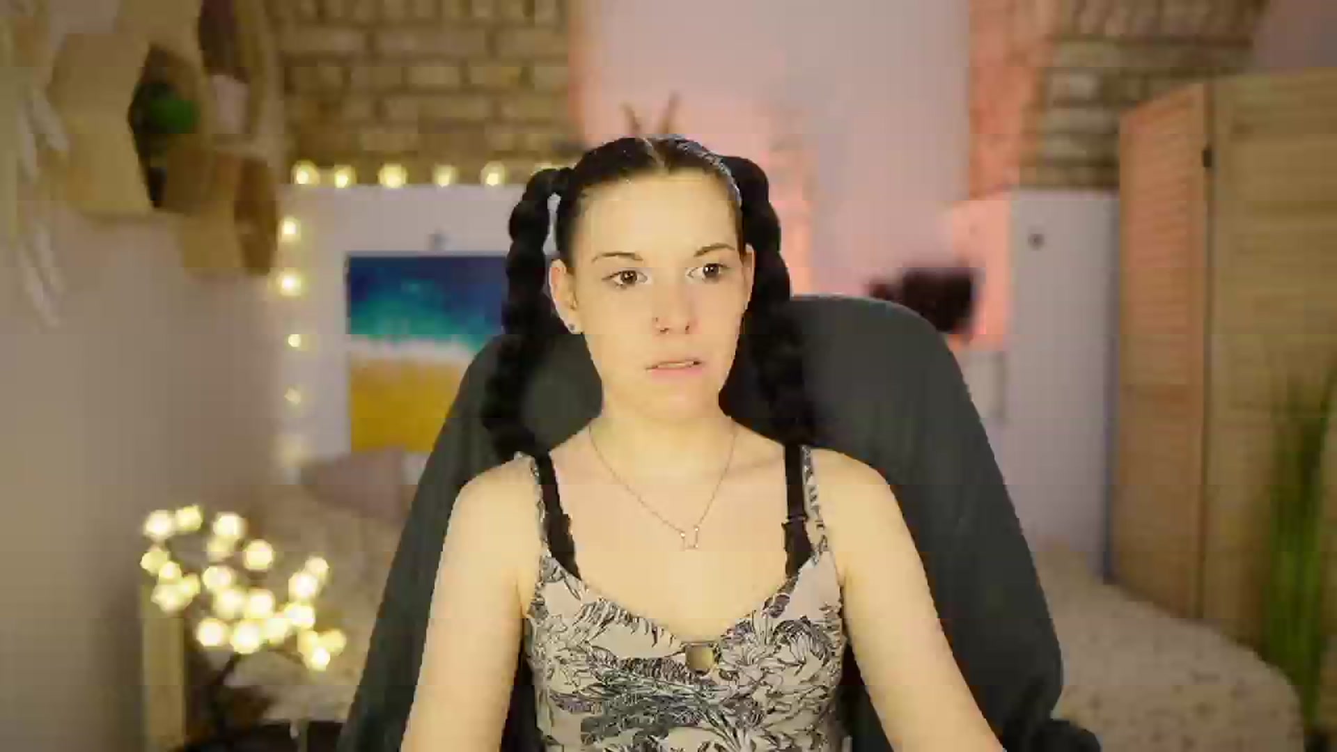 Gallery image thumbnail from April_Ollsen's myfreecams stream on, 03/06/2025, 13:09 image 16 of 20