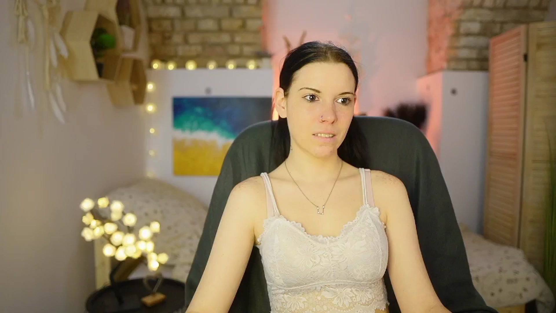 Gallery image thumbnail from April_Ollsen's myfreecams stream on, 03/16/2025, 10:00 image 12 of 20