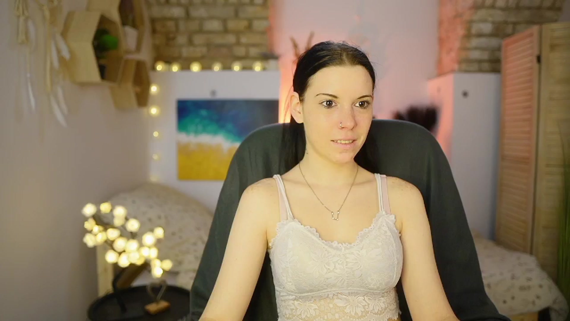 Gallery image thumbnail from April_Ollsen's myfreecams stream on, 03/16/2025, 10:00 image 11 of 20