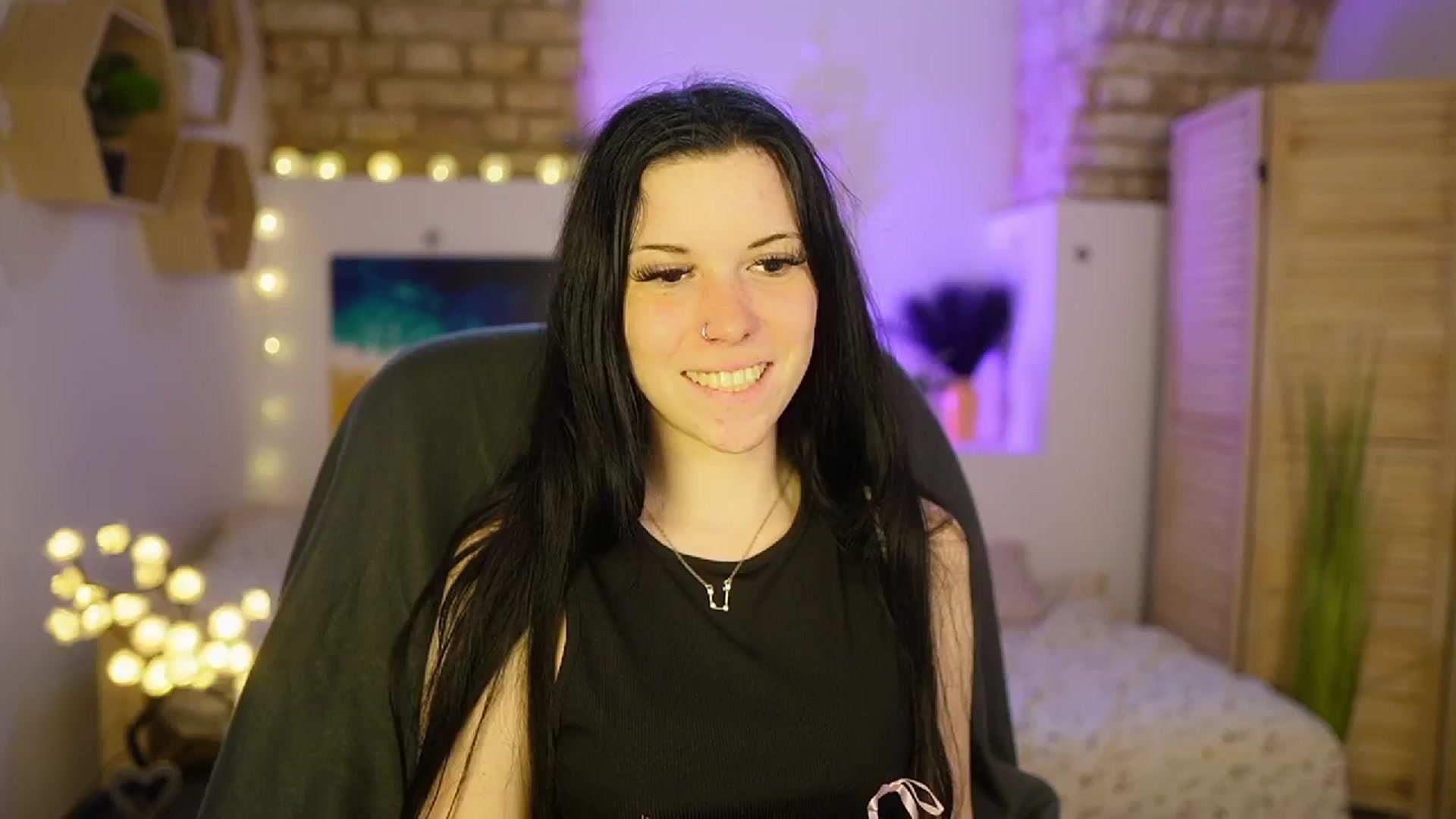 Gallery image thumbnail from April_Ollsen's myfreecams stream on, 03/25/2025, 09:52 image 8 of 20