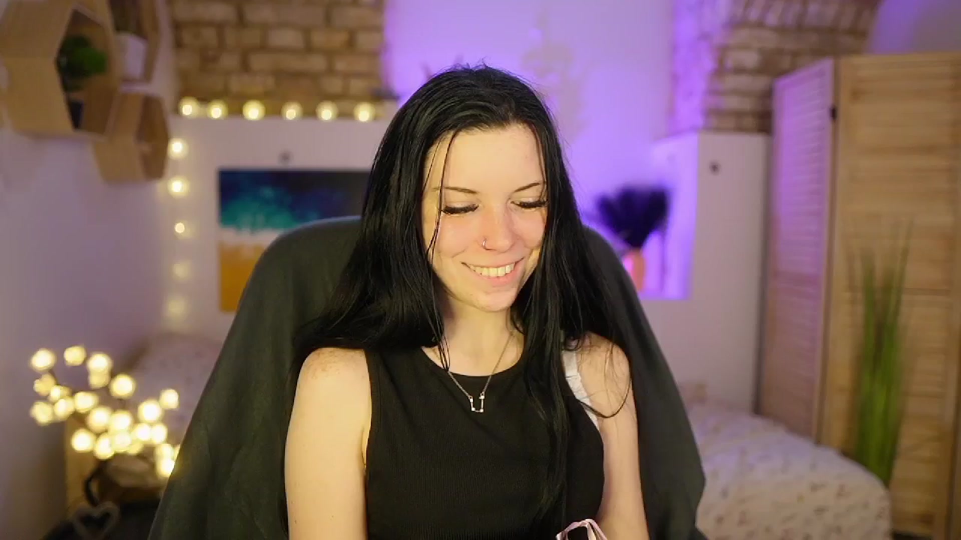 Gallery image thumbnail from April_Ollsen's myfreecams stream on, 03/25/2025, 14:01 image 6 of 20
