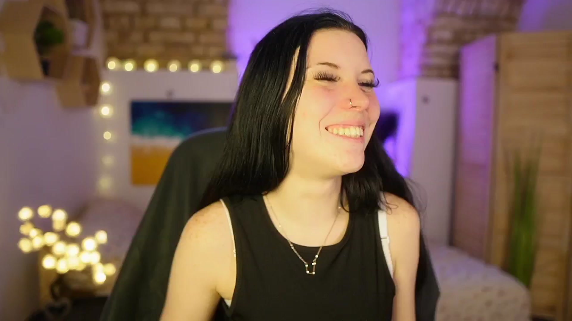 Gallery image thumbnail from April_Ollsen's myfreecams stream on, 03/25/2025, 14:01 image 7 of 20