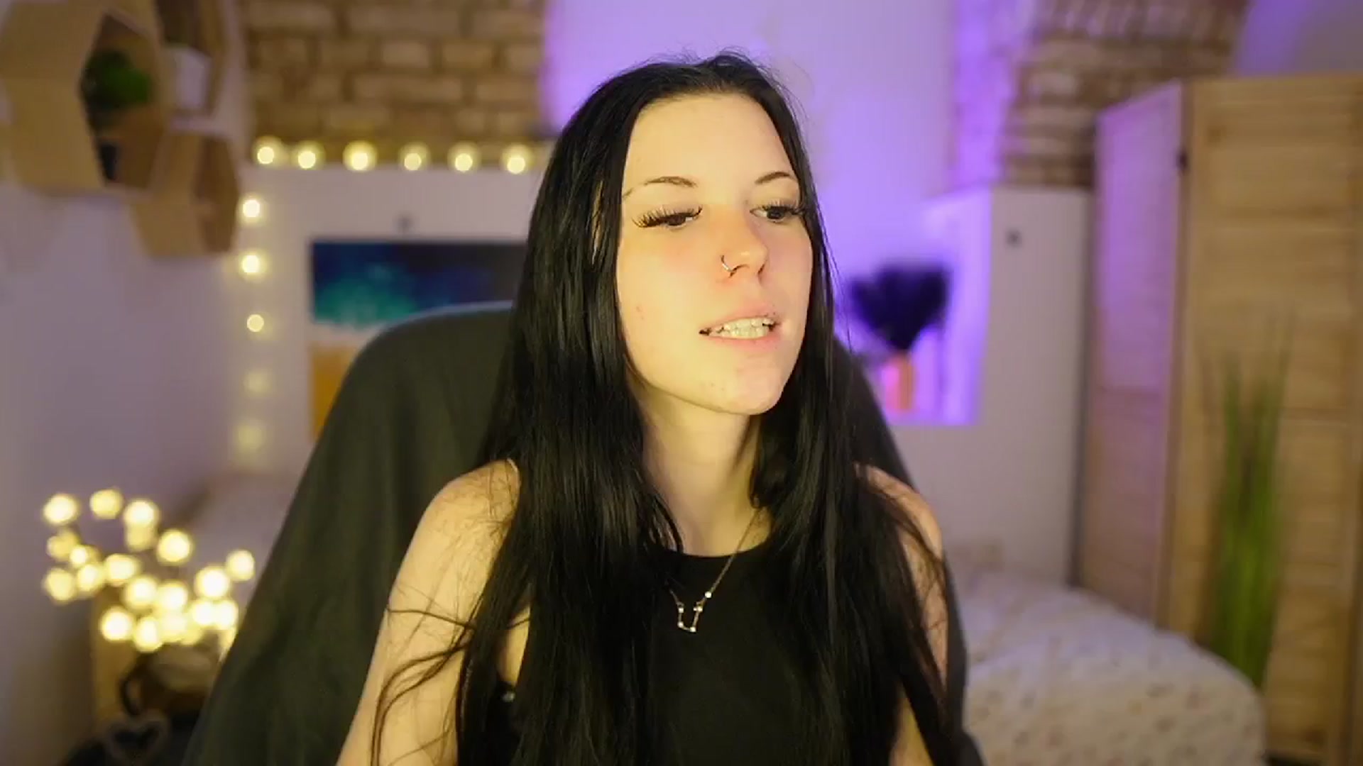 Gallery image thumbnail from April_Ollsen's myfreecams stream on, 03/25/2025, 14:01 image 2 of 20