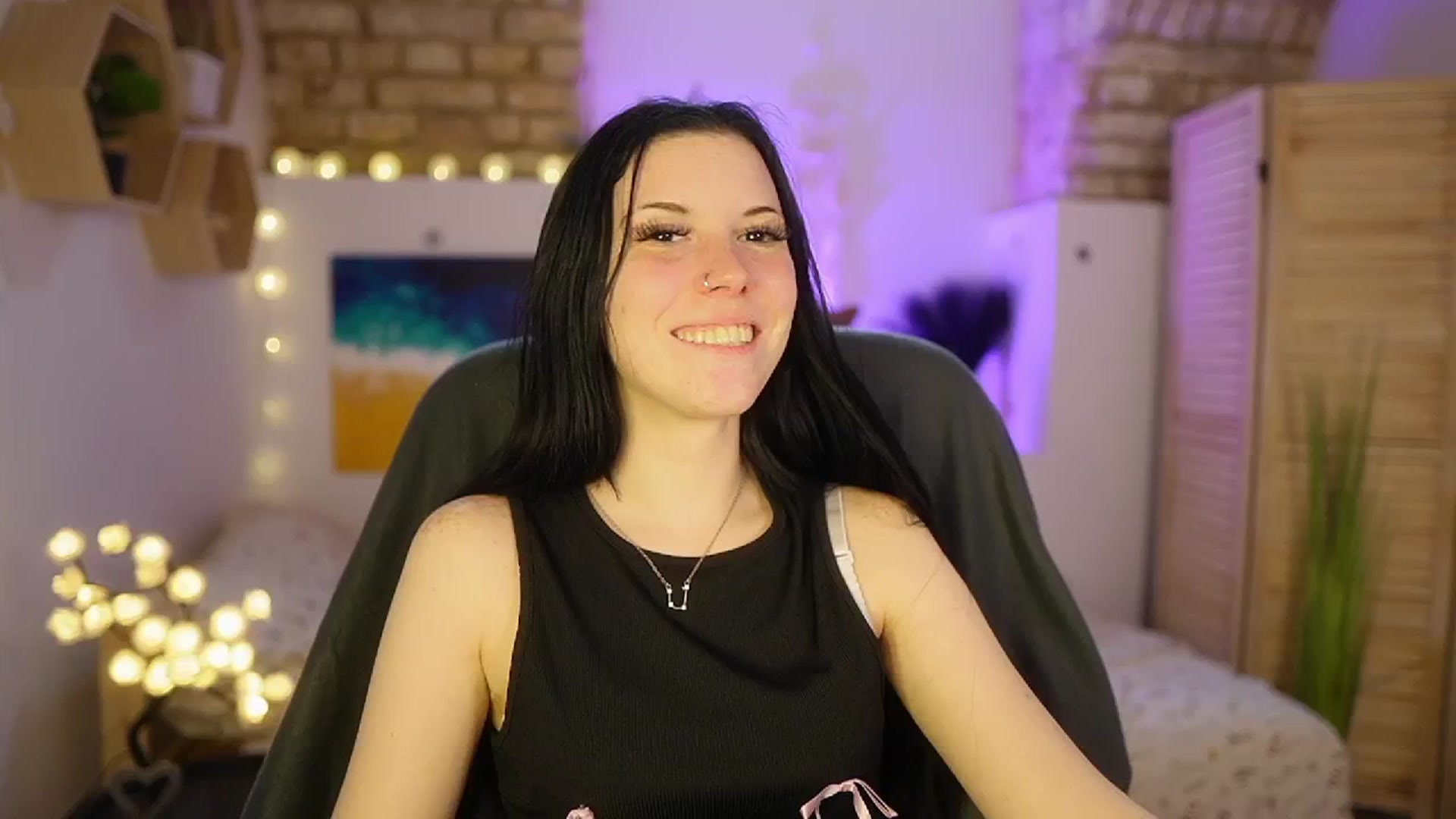 Gallery image thumbnail from April_Ollsen's myfreecams stream on, 03/25/2025, 14:01 image 4 of 20