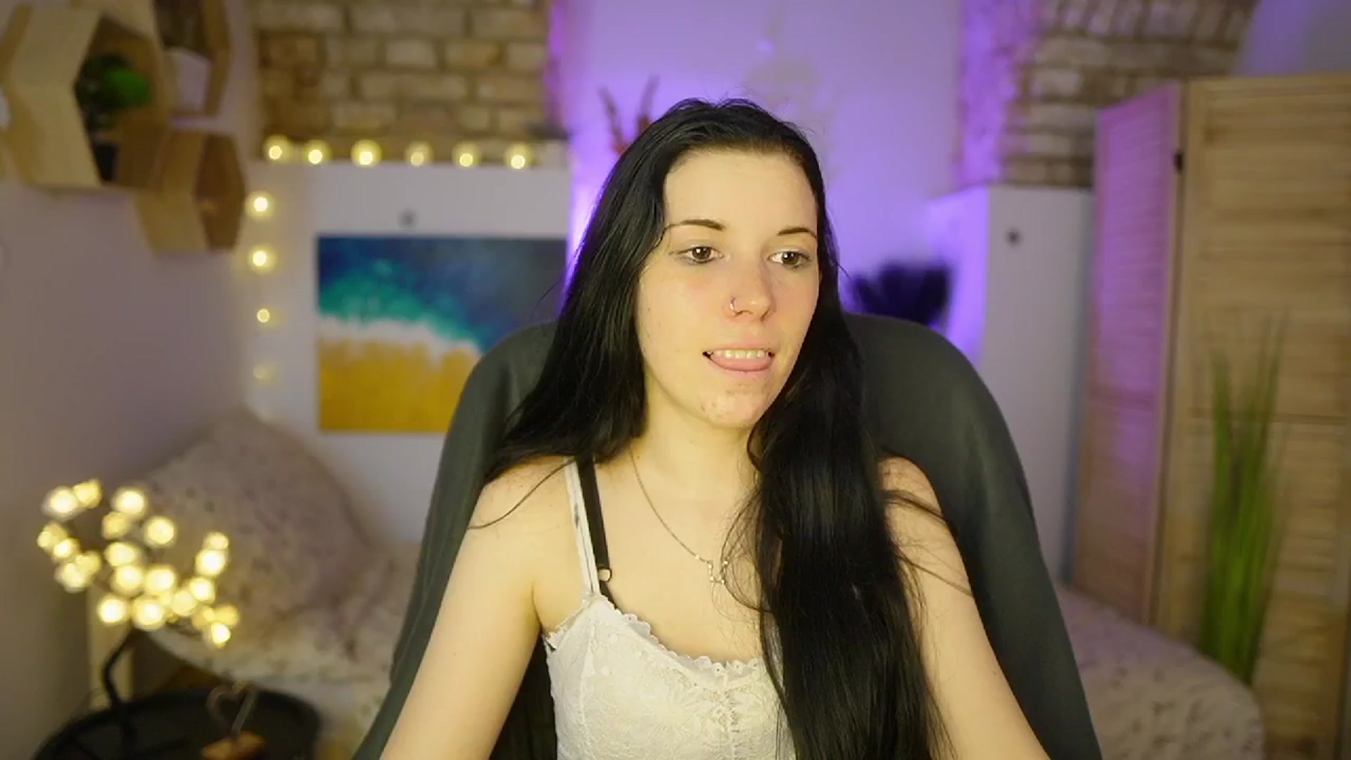 Gallery image thumbnail from April_Ollsen's myfreecams stream on, 03/29/2025, 18:54 image 3 of 20