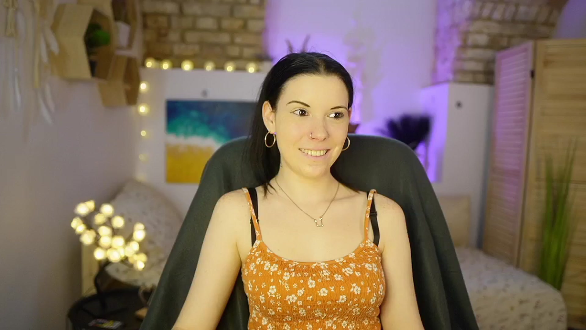 Gallery image thumbnail from April_Ollsen's myfreecams stream on, 04/01/2025, 11:49 image 11 of 20