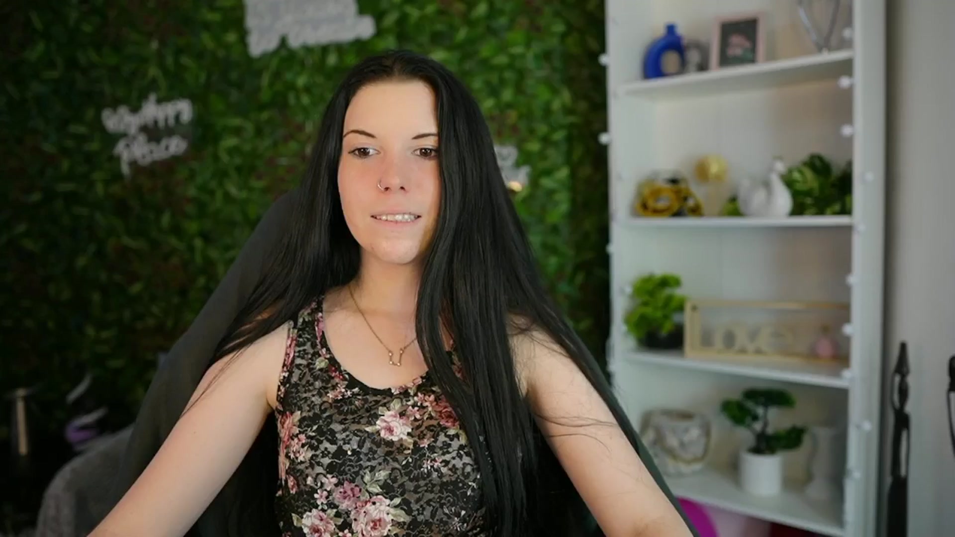 Gallery image thumbnail from April_Ollsen's myfreecams stream on, 04/03/2025, 14:51 image 13 of 20