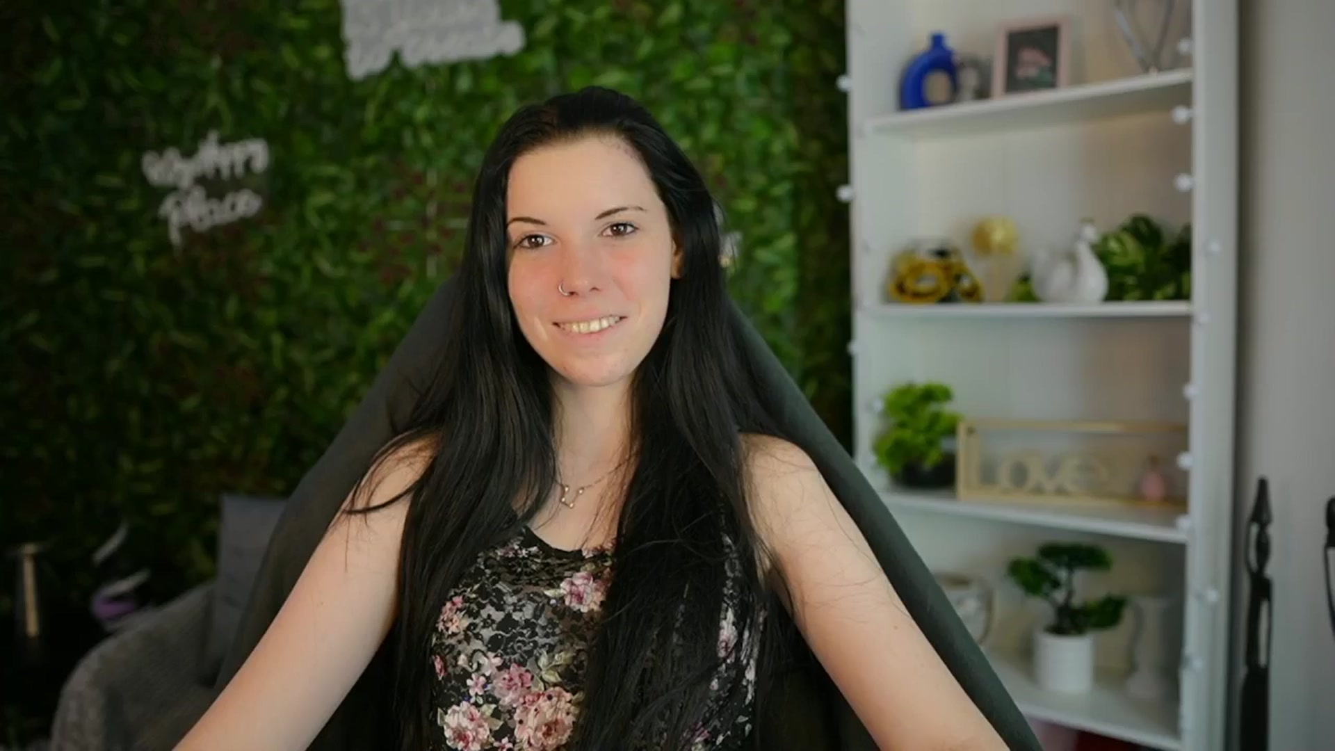 Gallery image thumbnail from April_Ollsen's myfreecams stream on, 04/03/2025, 14:51 image 17 of 20