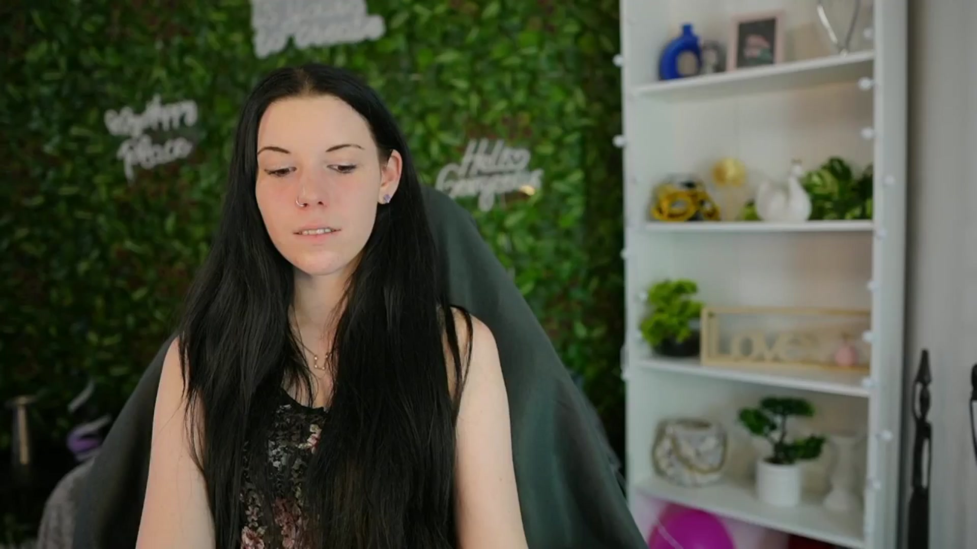 Gallery image thumbnail from April_Ollsen's myfreecams stream on, 04/03/2025, 14:51 image 1 of 20