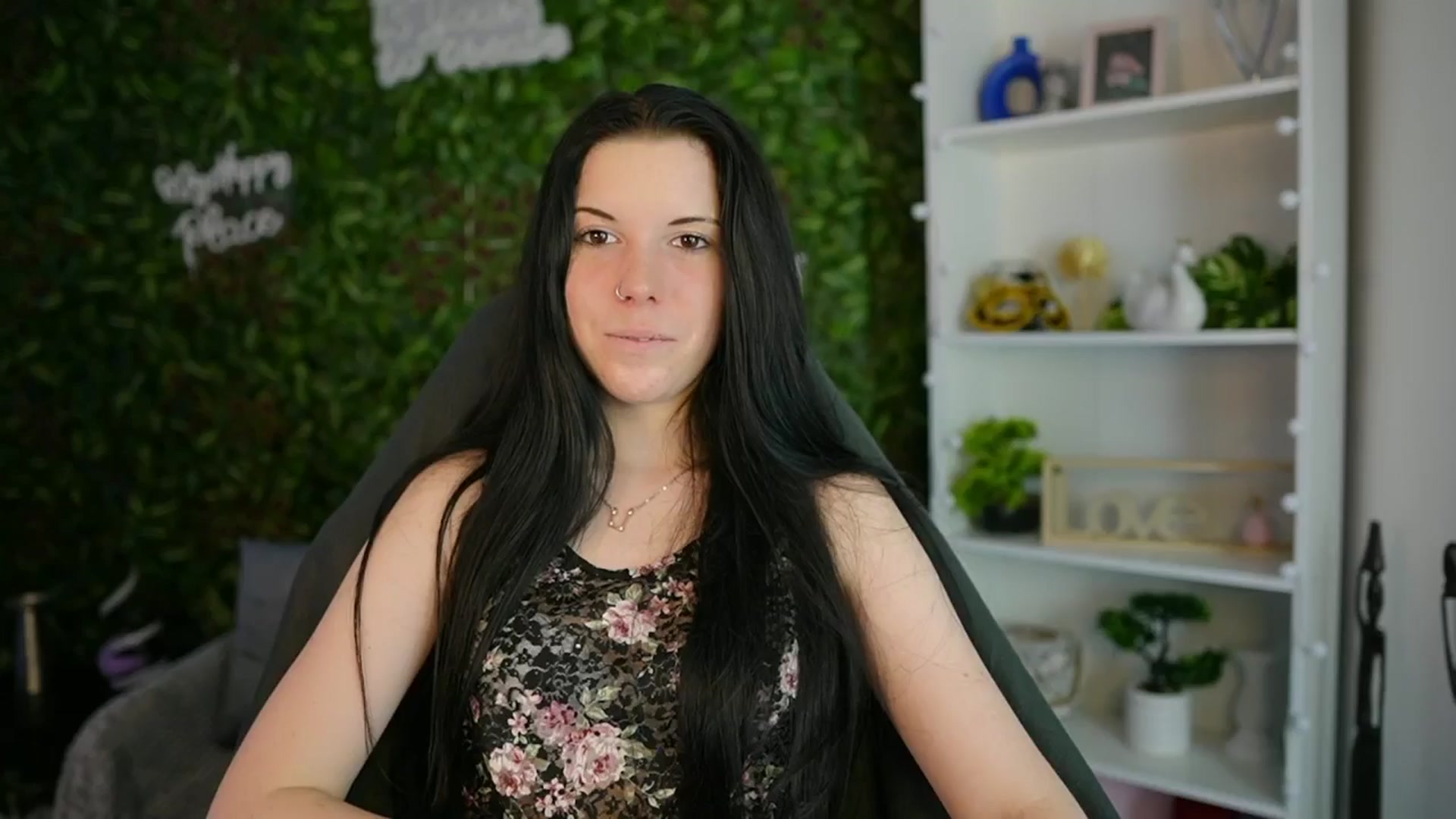 Gallery image thumbnail from April_Ollsen's myfreecams stream on, 04/03/2025, 14:51 image 19 of 20