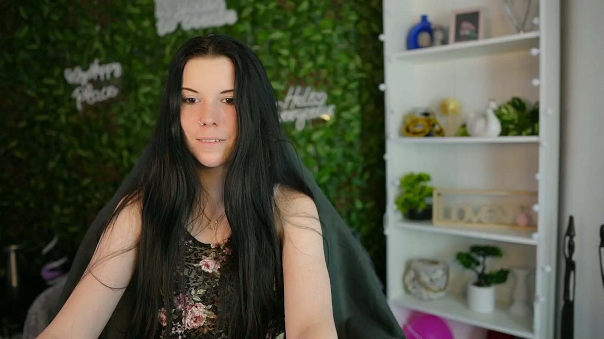 Gallery image thumbnail from April_Ollsen's myfreecams stream on, 04/03/2025, 14:51 image 6 of 20