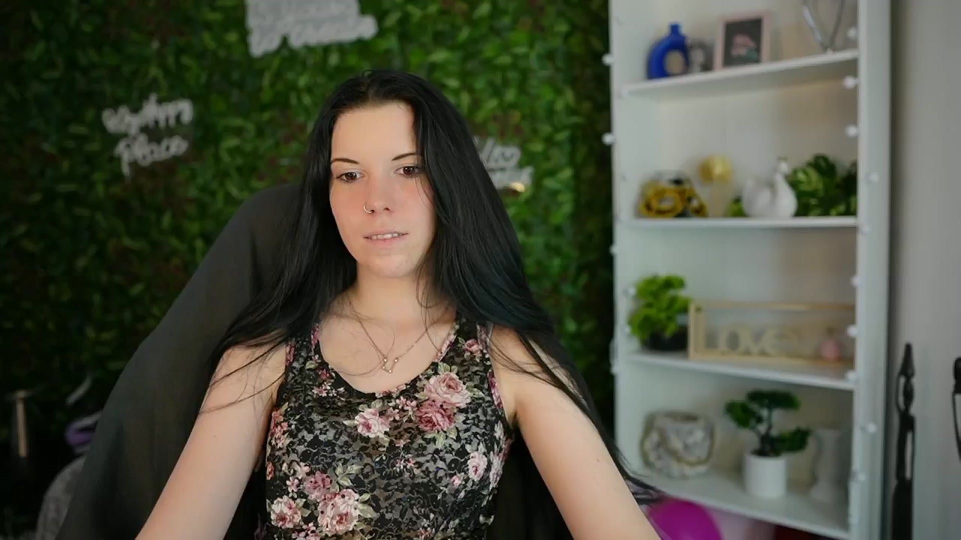 Gallery image thumbnail from April_Ollsen's myfreecams stream on, 04/03/2025, 14:51 image 9 of 20