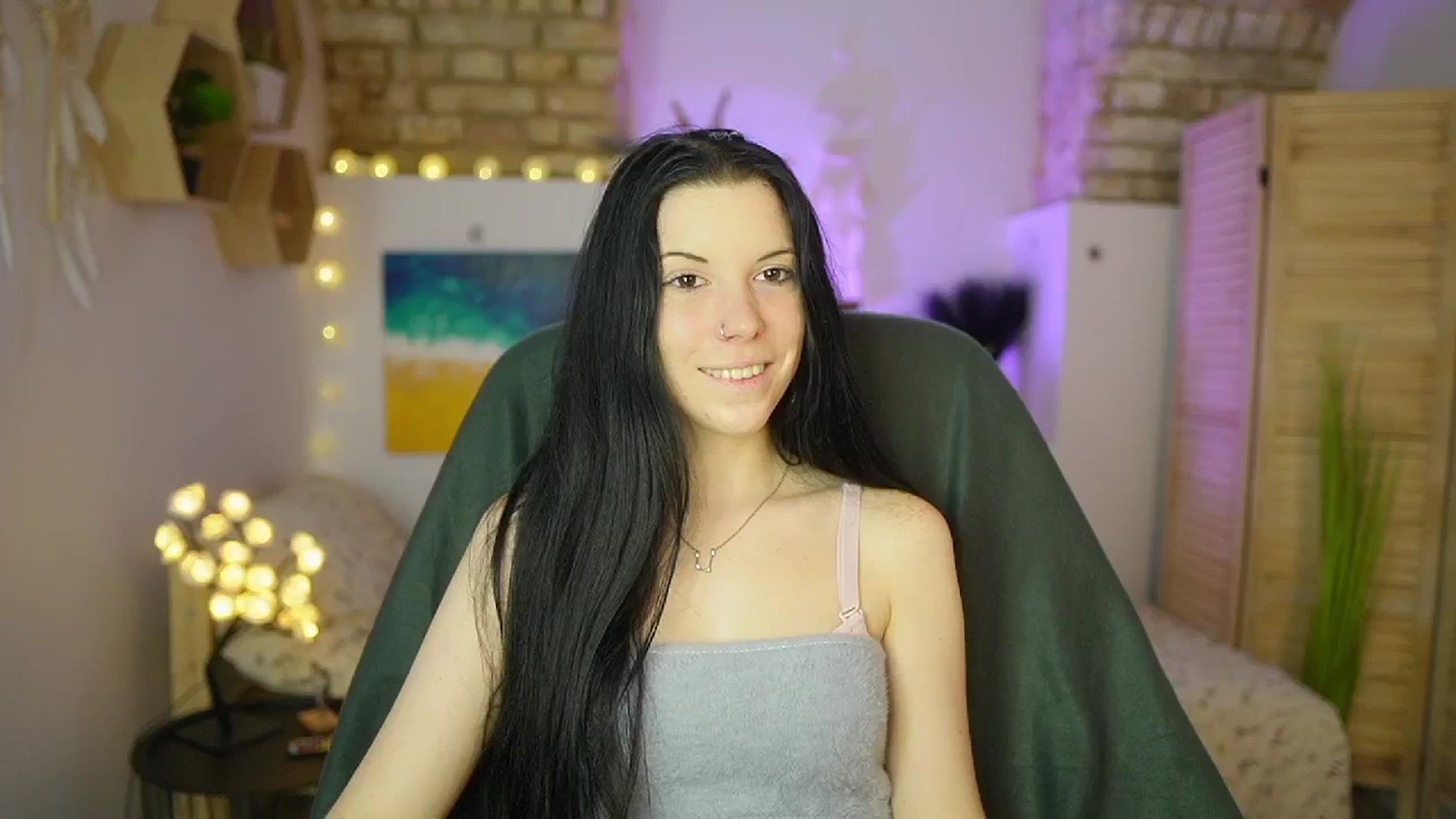 Gallery image thumbnail from April_Ollsen's myfreecams stream on, 04/04/2025, 10:00 image 5 of 20