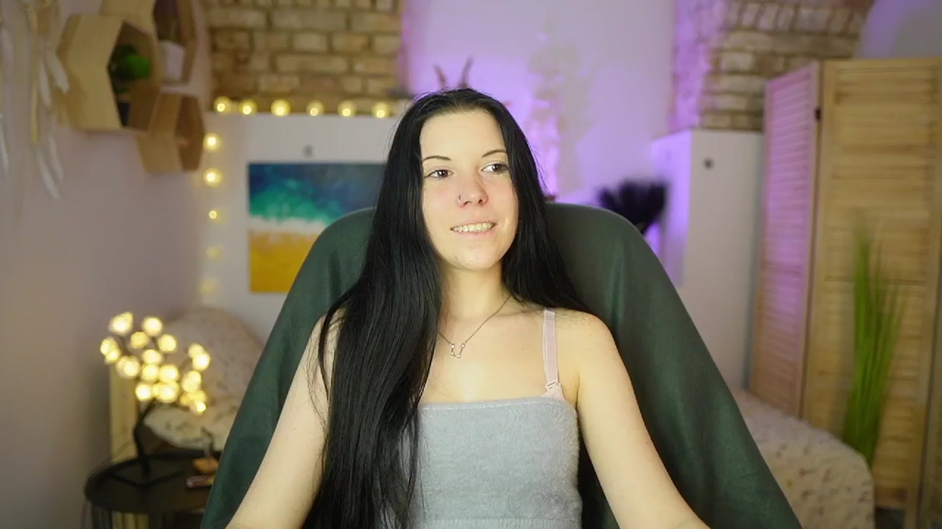 Gallery image thumbnail from April_Ollsen's myfreecams stream on, 04/04/2025, 10:00 image 9 of 20
