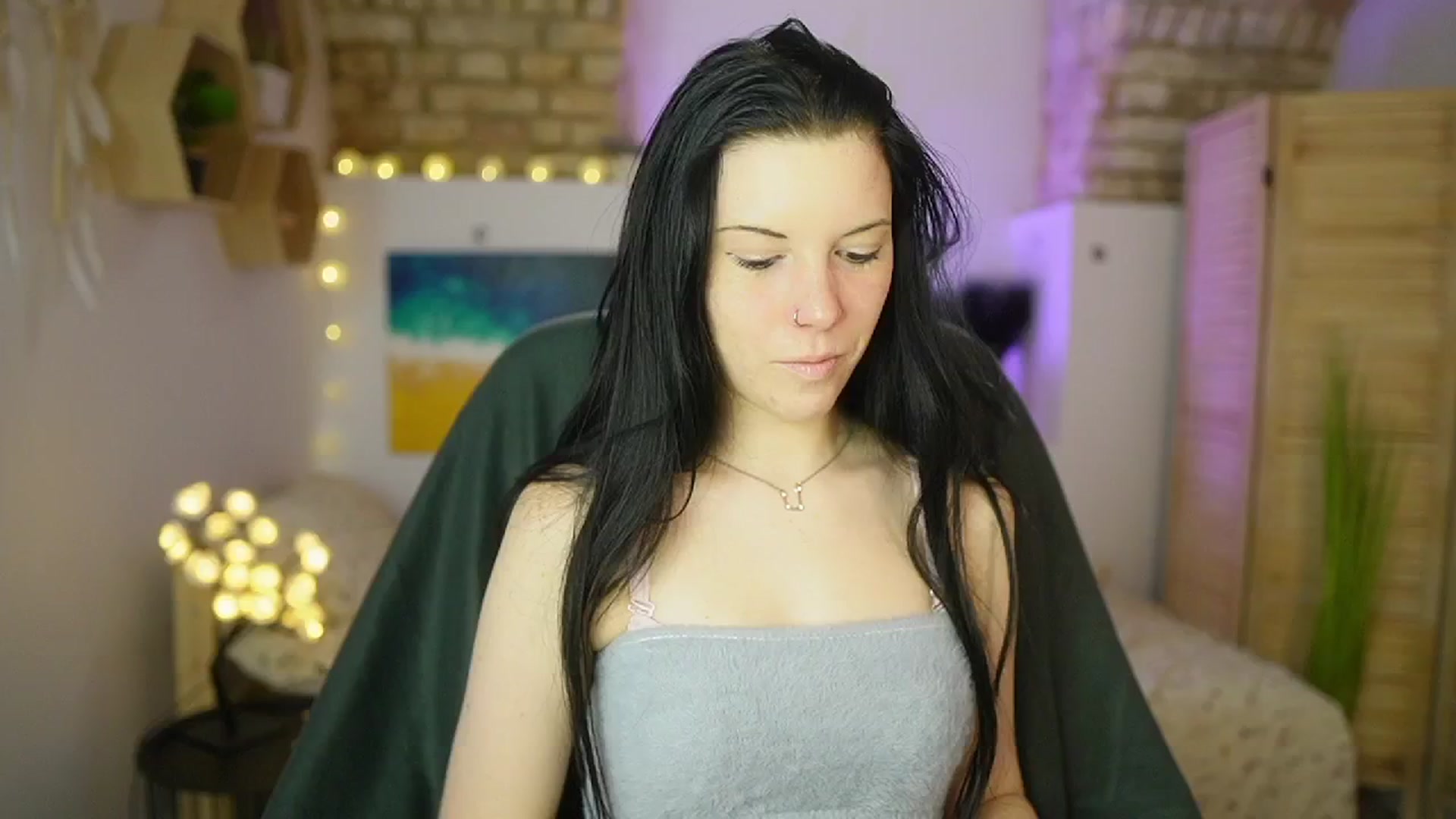 Gallery image thumbnail from April_Ollsen's myfreecams stream on, 04/04/2025, 12:53 image 17 of 20