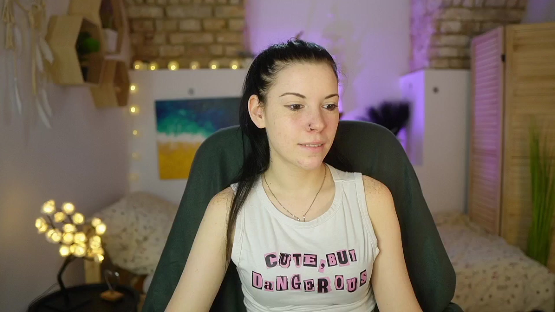 Gallery image thumbnail from April_Ollsen's myfreecams stream on, 04/12/2025, 08:32 image 15 of 20