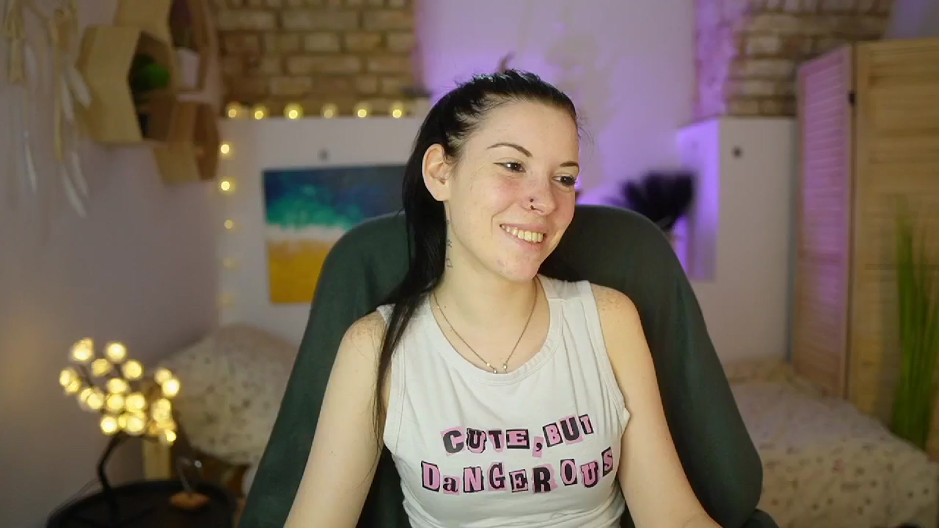 Gallery image thumbnail from April_Ollsen's myfreecams stream on, 04/12/2025, 08:32 image 17 of 20