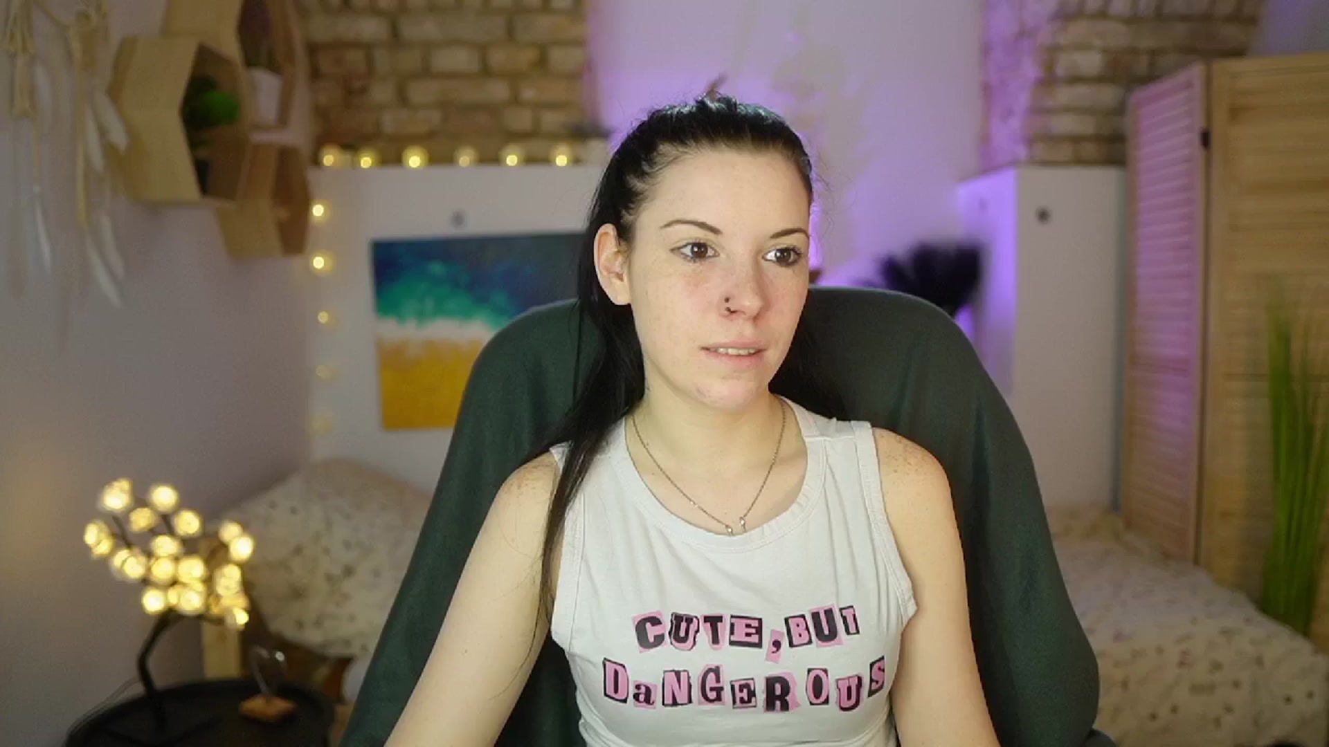 Gallery image thumbnail from April_Ollsen's myfreecams stream on, 04/12/2025, 08:32 image 2 of 20