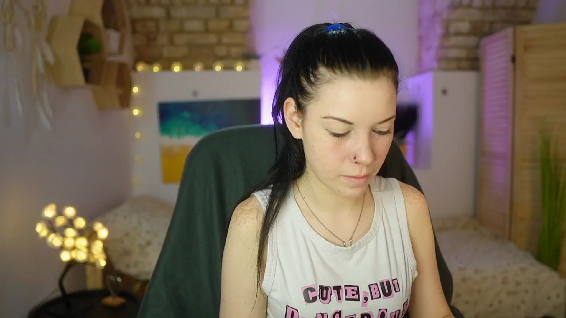 Gallery image thumbnail from April_Ollsen's myfreecams stream on, 04/12/2025, 08:32 image 11 of 20