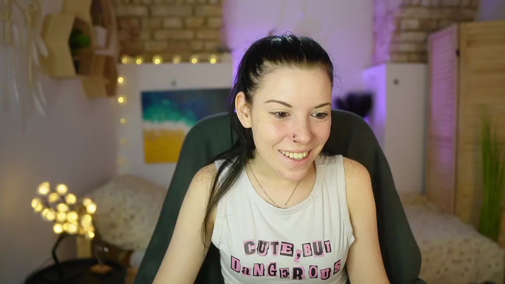 Gallery image thumbnail from April_Ollsen's myfreecams stream on, 04/12/2025, 08:32 image 16 of 20