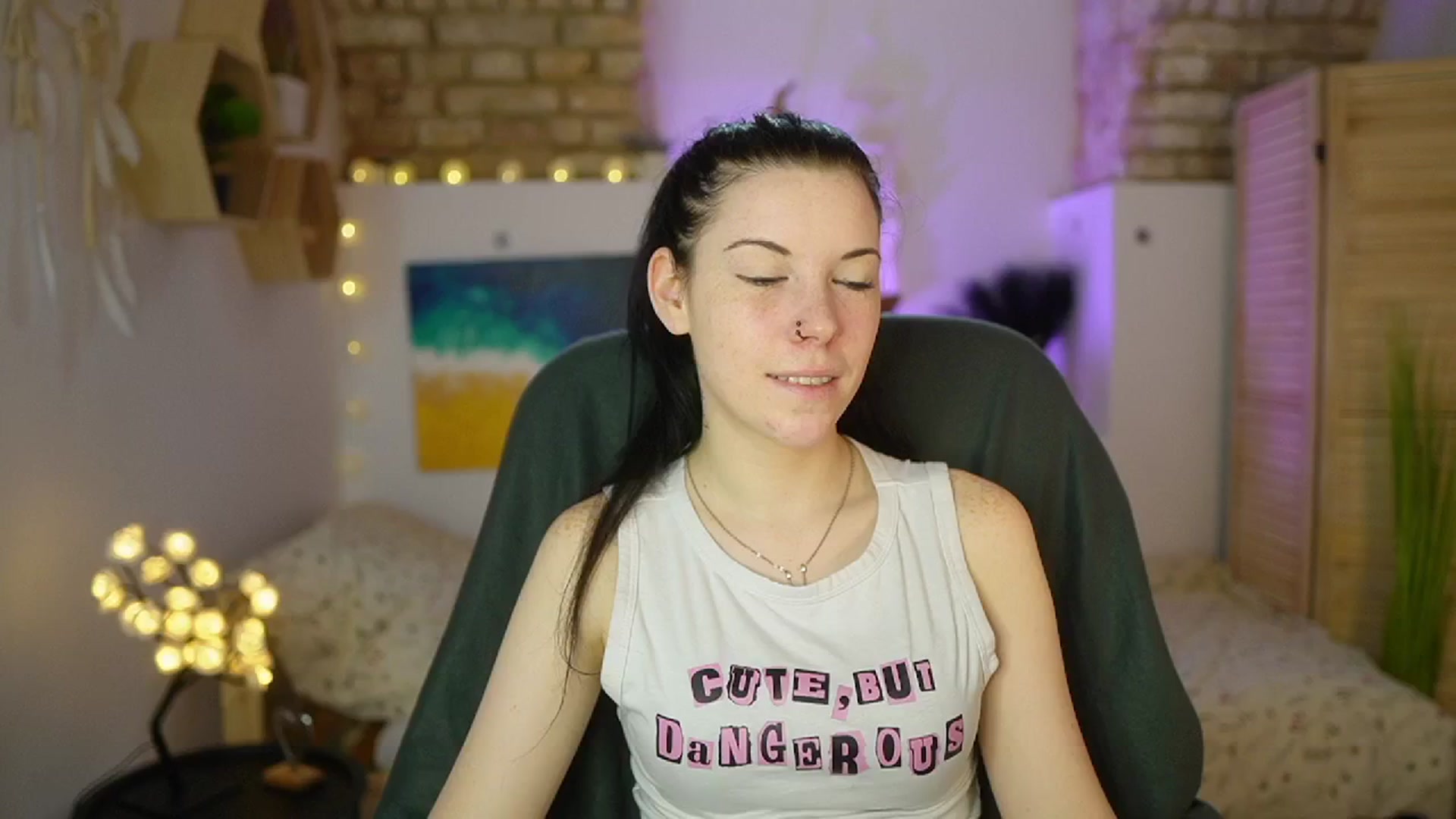 Gallery image thumbnail from April_Ollsen's myfreecams stream on, 04/12/2025, 08:32 image 6 of 20