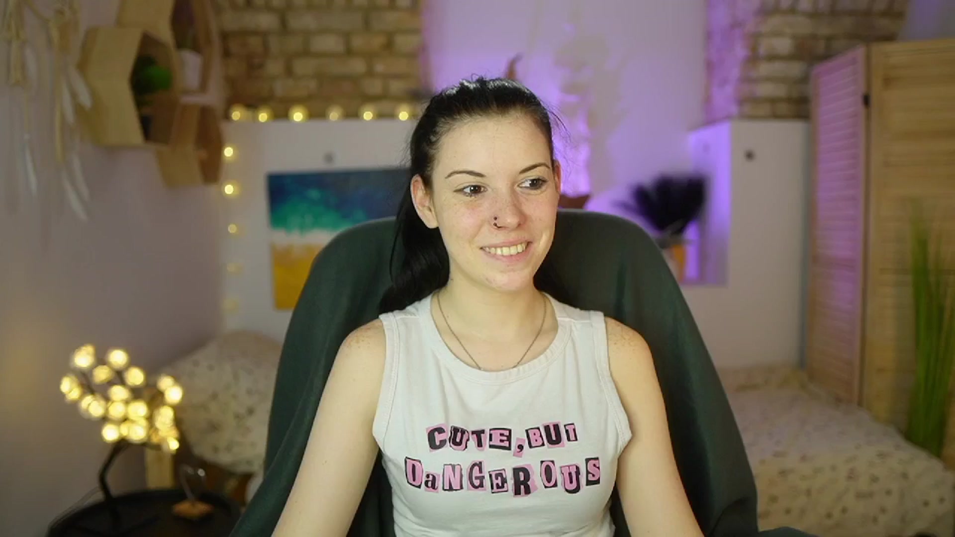 Gallery image thumbnail from April_Ollsen's myfreecams stream on, 04/12/2025, 11:14 image 19 of 20