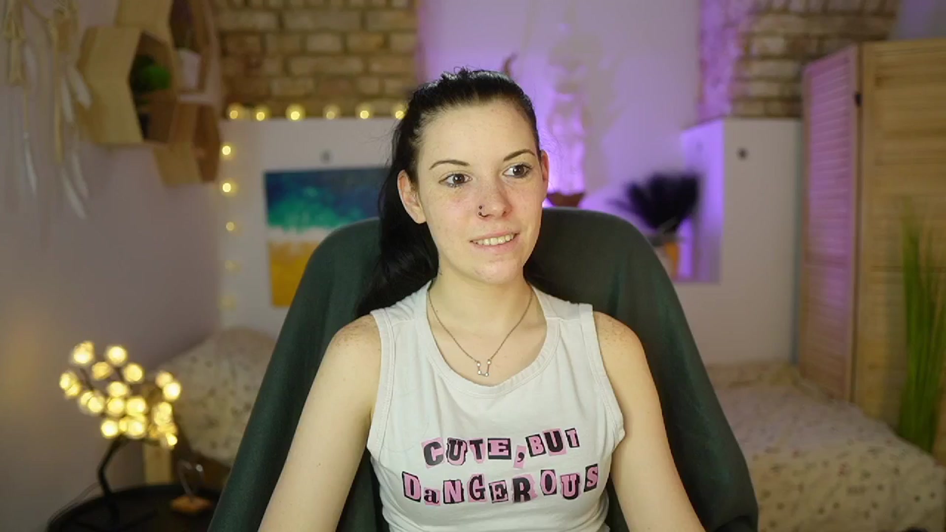 Gallery image thumbnail from April_Ollsen's myfreecams stream on, 04/12/2025, 11:14 image 15 of 20