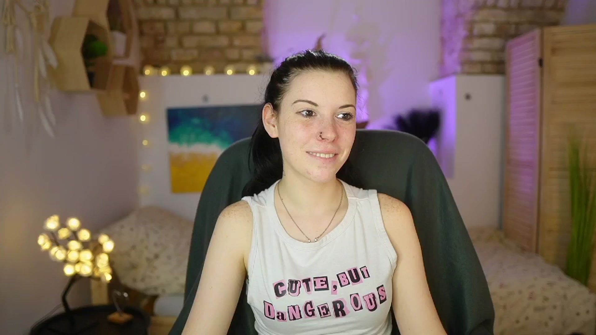 Gallery image thumbnail from April_Ollsen's myfreecams stream on, 04/12/2025, 11:54 image 6 of 20
