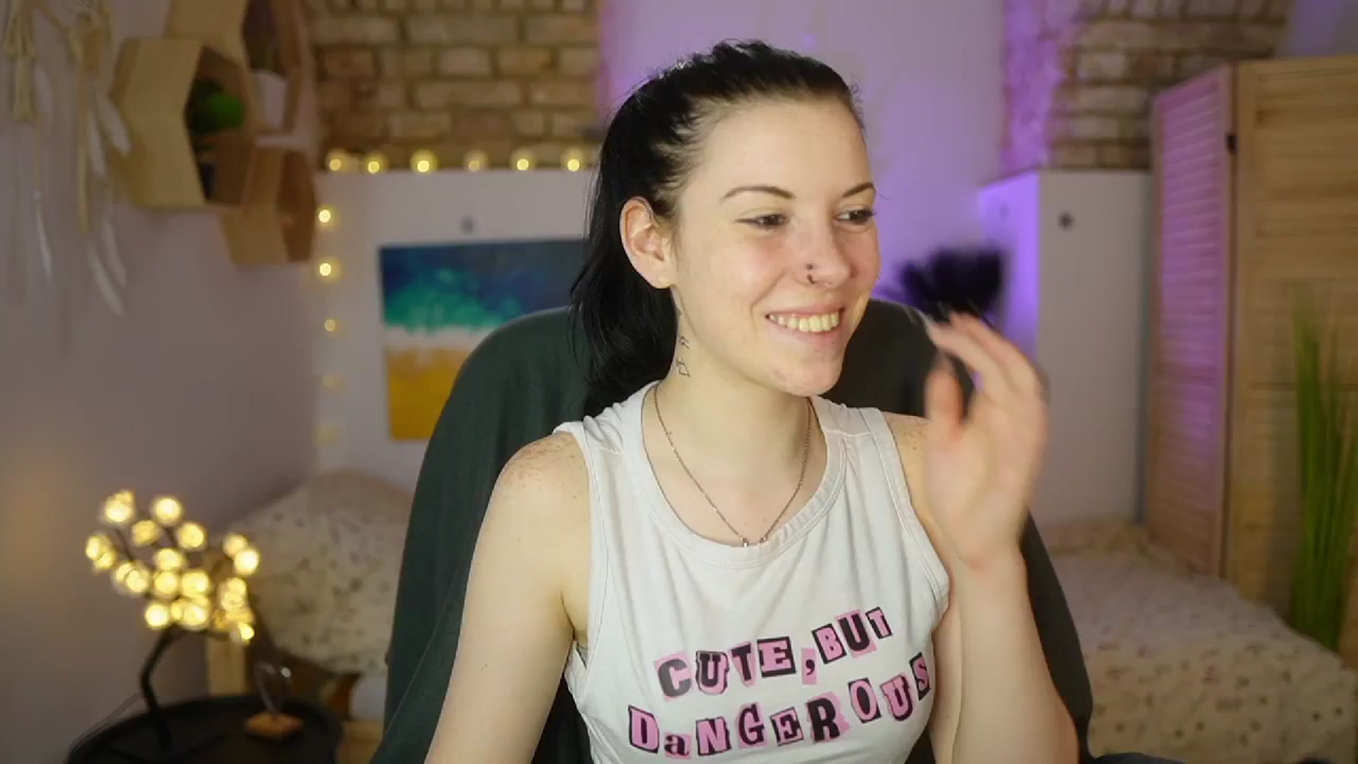 Gallery image thumbnail from April_Ollsen's myfreecams stream on, 04/12/2025, 11:54 image 3 of 20
