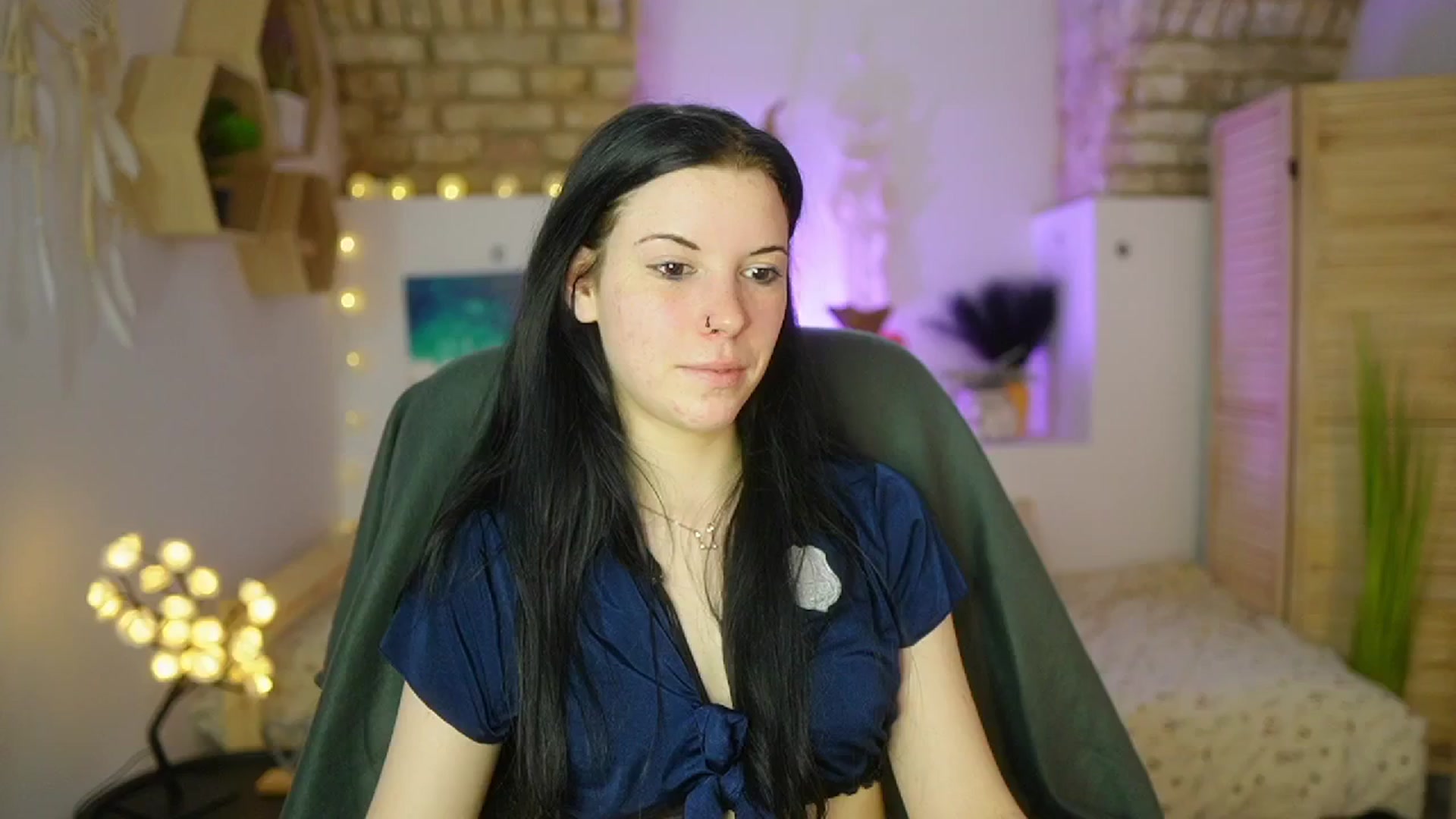 Gallery image thumbnail from April_Ollsen's myfreecams stream on, 04/13/2025, 09:36 image 20 of 20