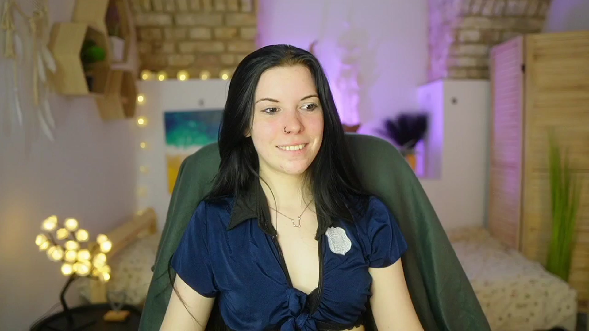 Gallery image thumbnail from April_Ollsen's myfreecams stream on, 04/13/2025, 09:36 image 18 of 20