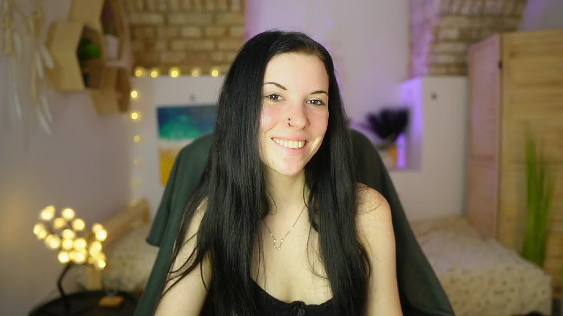 Gallery image thumbnail from April_Ollsen's myfreecams stream on, 04/13/2025, 13:00 image 4 of 20