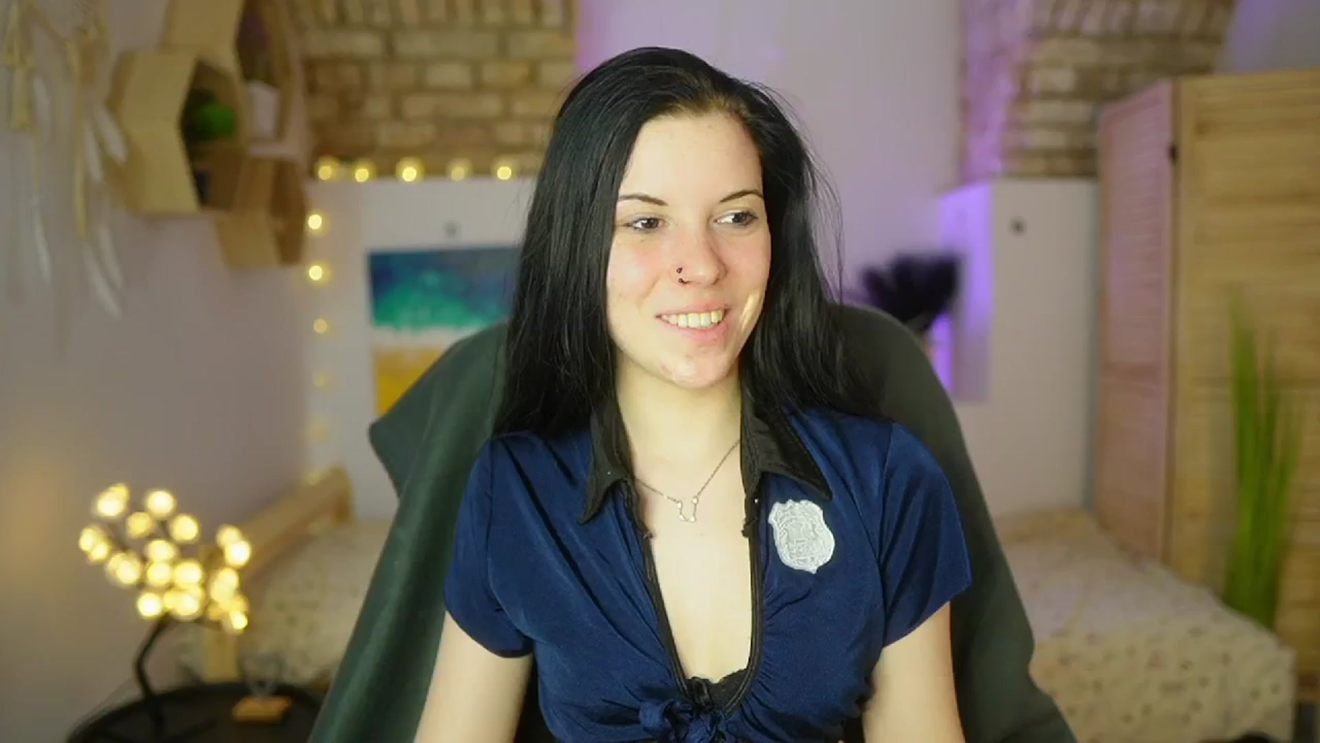 Gallery image thumbnail from April_Ollsen's myfreecams stream on, 04/13/2025, 13:00 image 14 of 20