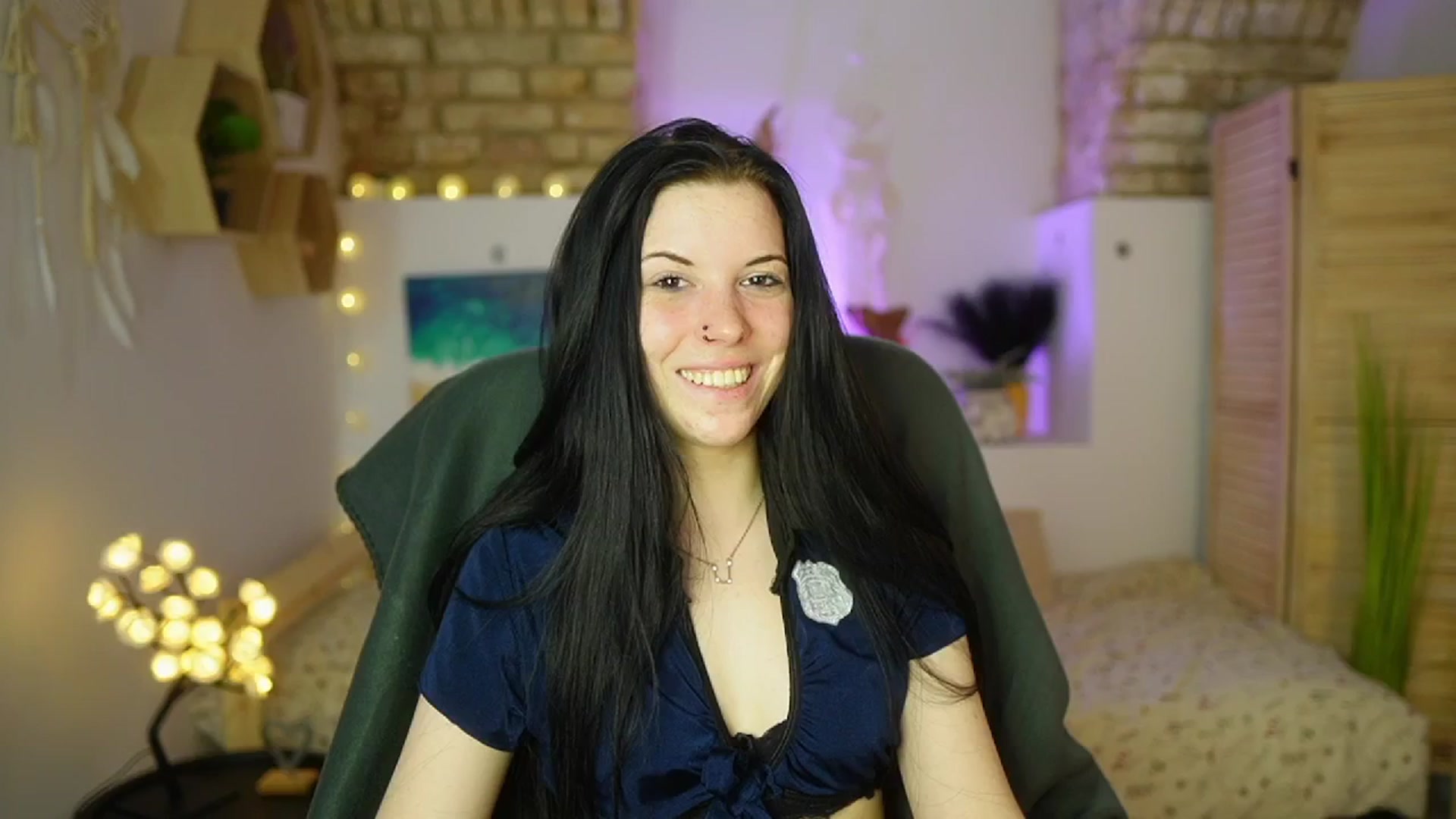 Gallery image thumbnail from April_Ollsen's myfreecams stream on, 04/13/2025, 13:00 image 19 of 20