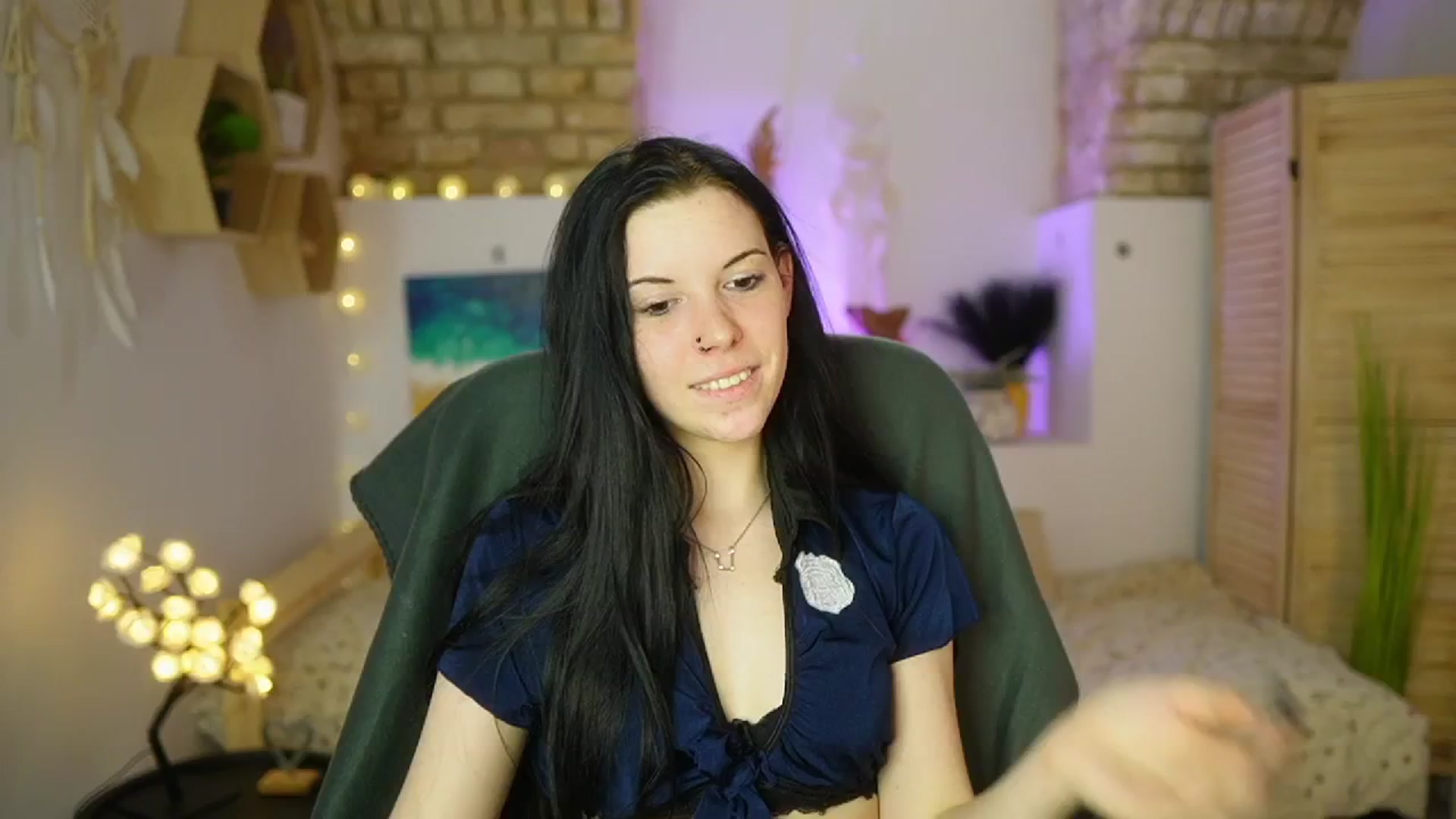 Gallery image thumbnail from April_Ollsen's myfreecams stream on, 04/13/2025, 13:00 image 20 of 20