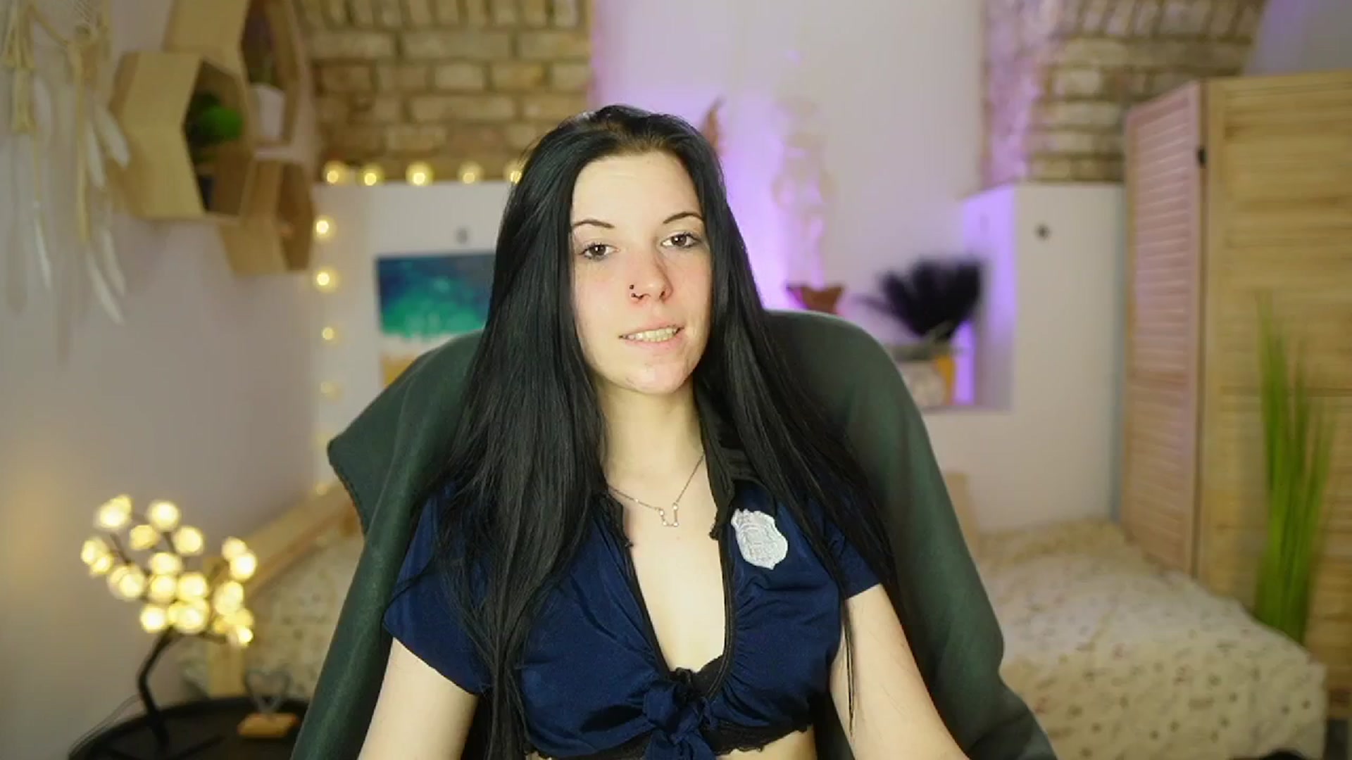 Gallery image thumbnail from April_Ollsen's myfreecams stream on, 04/13/2025, 13:00 image 17 of 20