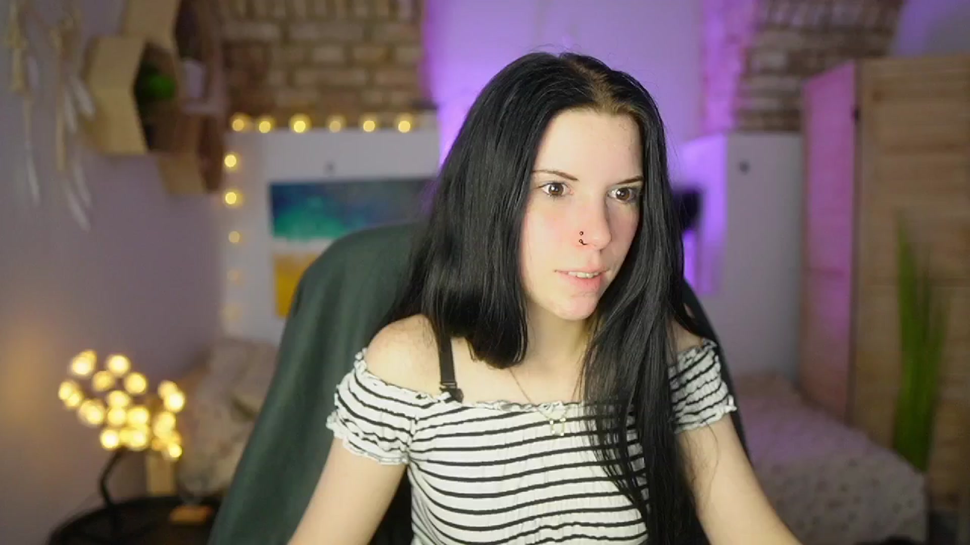 Gallery image thumbnail from April_Ollsen's myfreecams stream on, 04/15/2025, 10:01 image 3 of 20