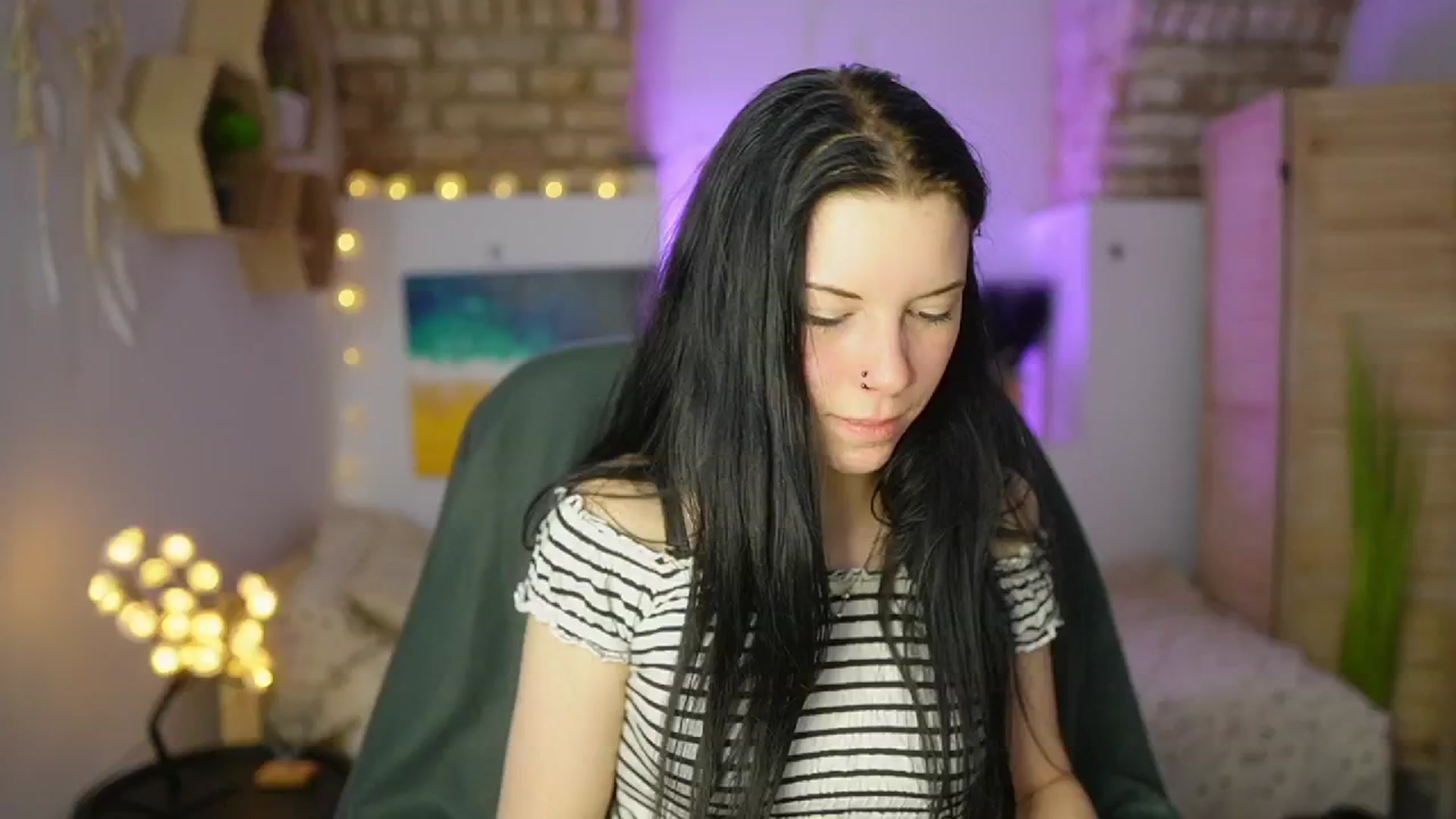 Gallery image thumbnail from April_Ollsen's myfreecams stream on, 04/15/2025, 10:01 image 7 of 20