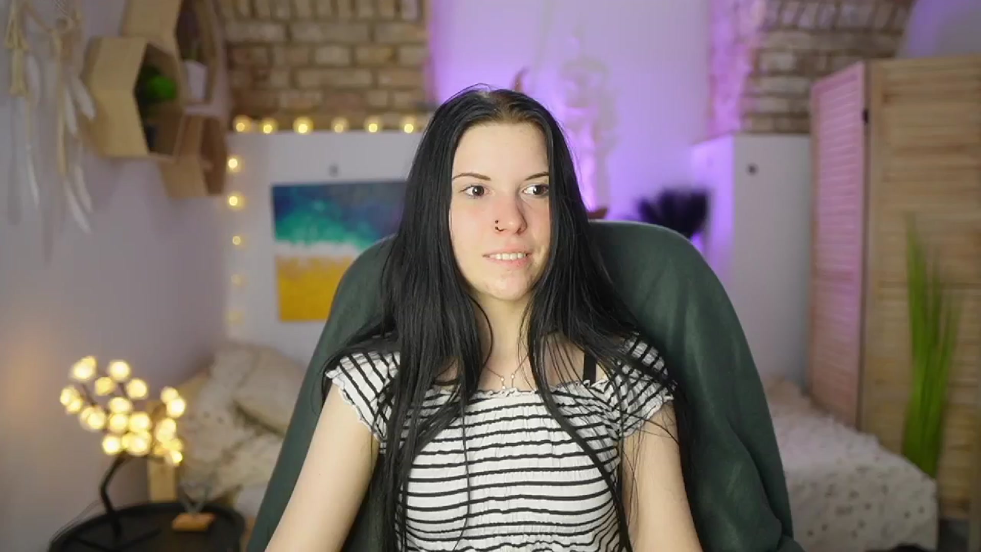 Gallery image thumbnail from April_Ollsen's myfreecams stream on, 04/15/2025, 10:59 image 20 of 20