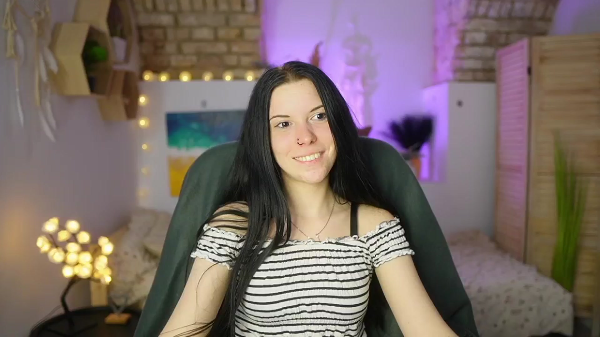 Gallery image thumbnail from April_Ollsen's myfreecams stream on, 04/15/2025, 10:59 image 1 of 20