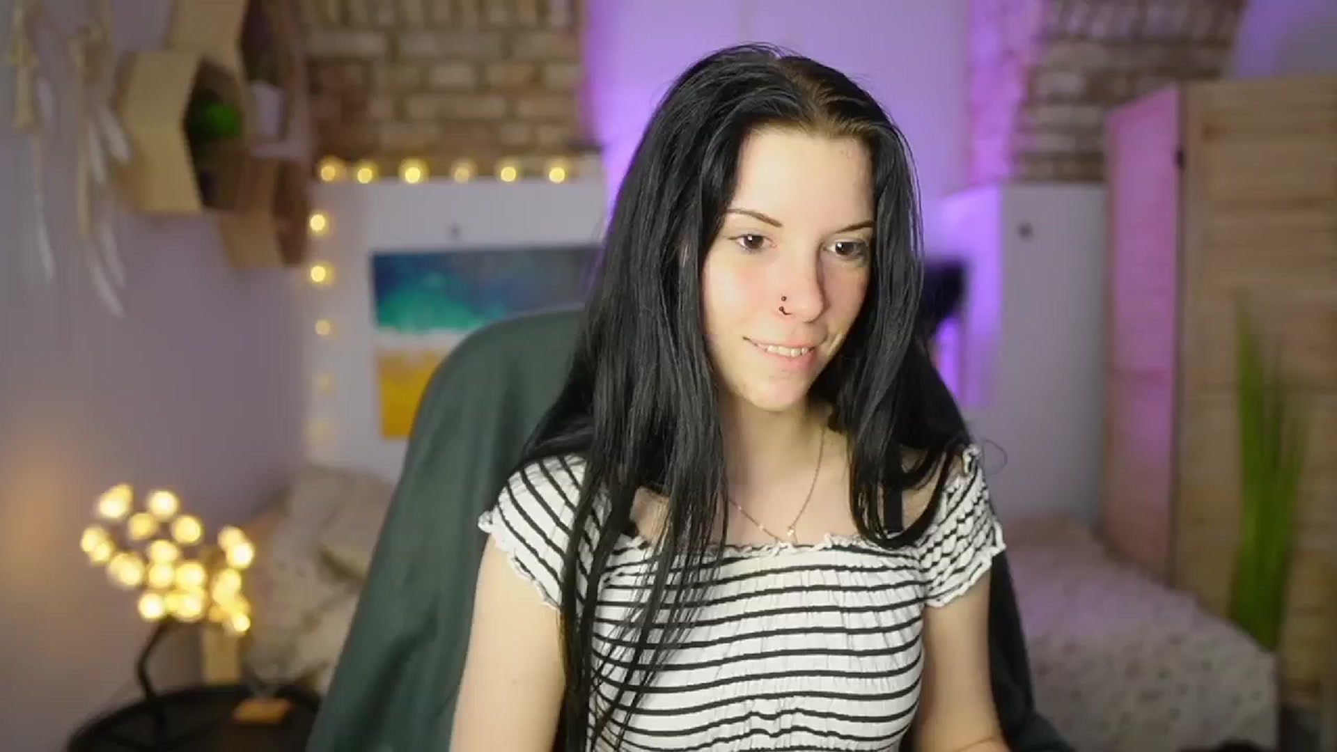 Gallery image thumbnail from April_Ollsen's myfreecams stream on, 04/15/2025, 10:59 image 12 of 20